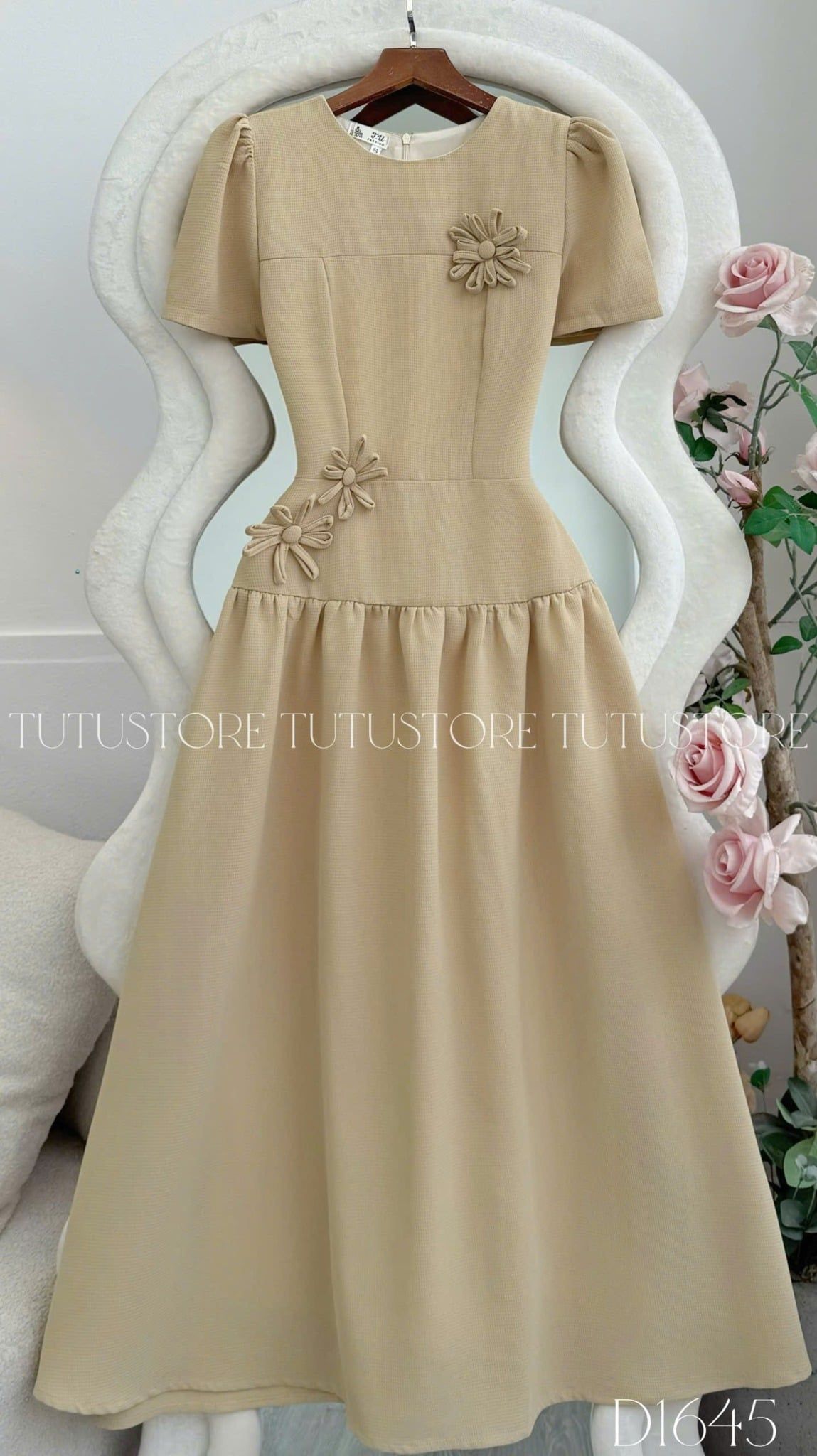 Đầm Thiết Kế Cổ Tròn Đính Hoa Dáng Xòe Đi Chơi TuTu Store Mã D1645