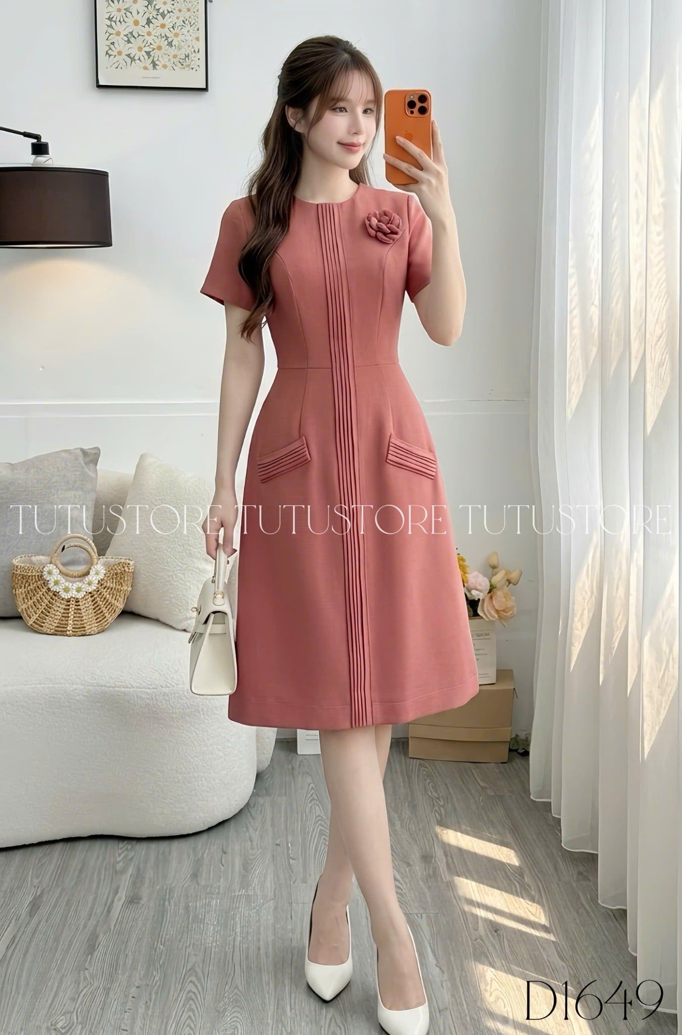 Đầm Thiết Kế Cổ Tròn Đính Hoa Dáng Ngắn Đi Tiệc TuTu Store Mã D1649