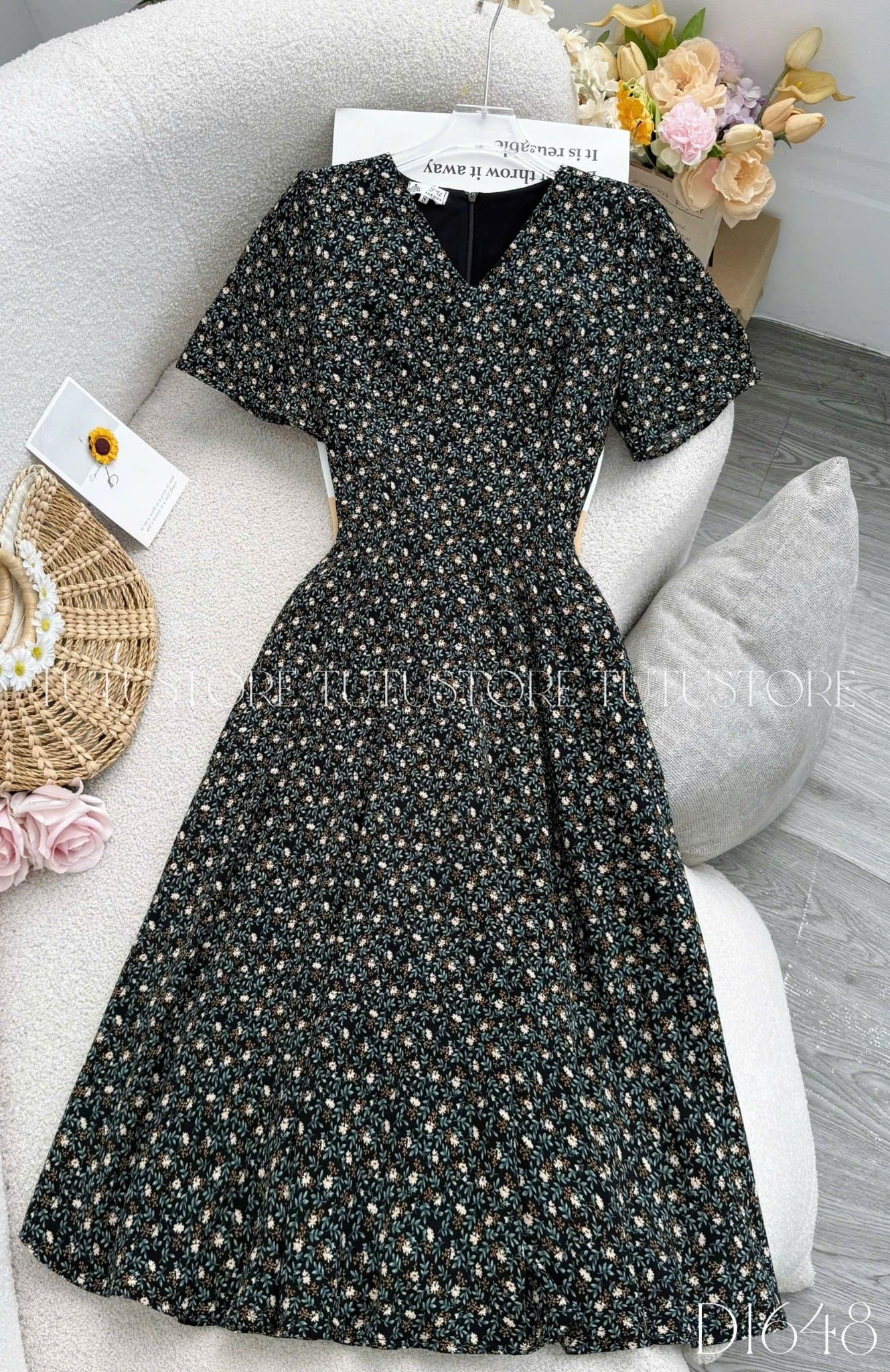 Đầm Thiết Kế Cổ Tim Dáng Xòe Hoa Nhí Đi Chơi TuTu Store Mã D1648