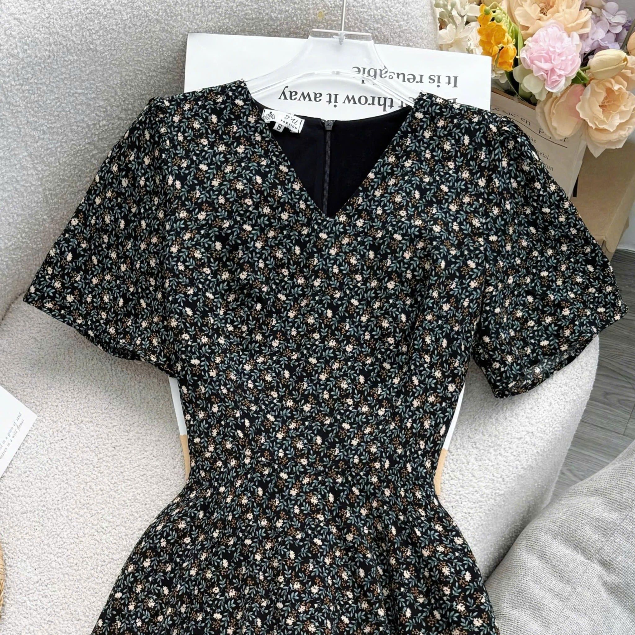Đầm Thiết Kế Cổ Tim Dáng Xòe Hoa Nhí Đi Chơi TuTu Store Mã D1648