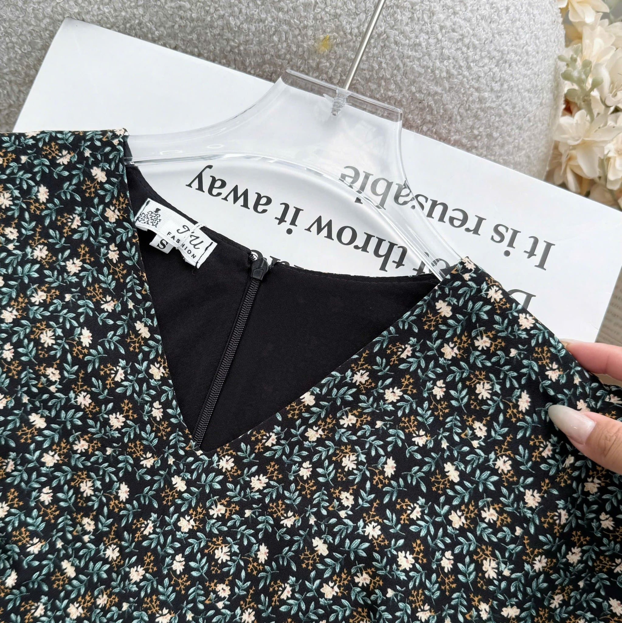 Đầm Thiết Kế Cổ Tim Dáng Xòe Hoa Nhí Đi Chơi TuTu Store Mã D1648