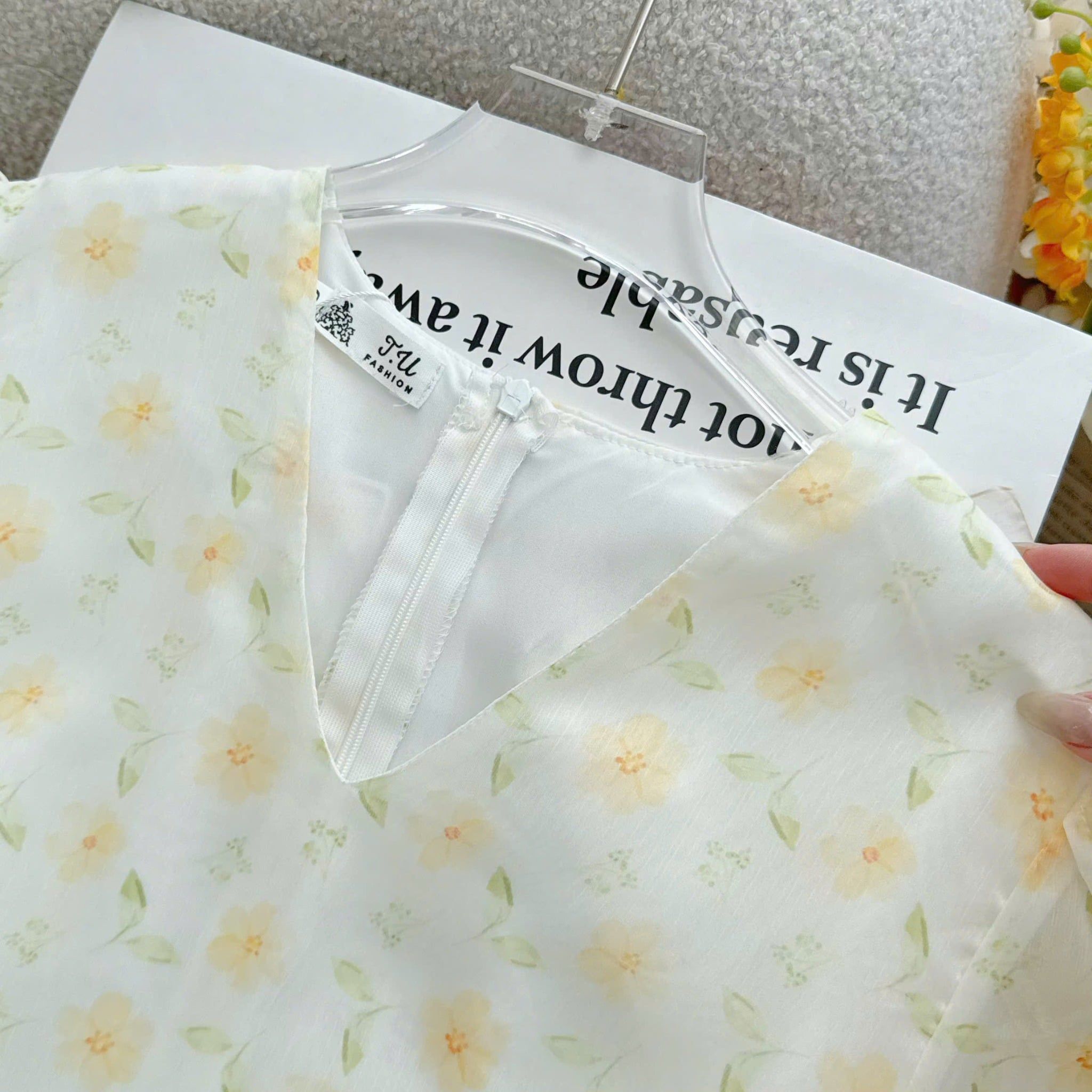 Đầm Thiết Kế Cổ V Dáng Dài Hoa Nhí Đi Chơi TuTu Store Mã D1670