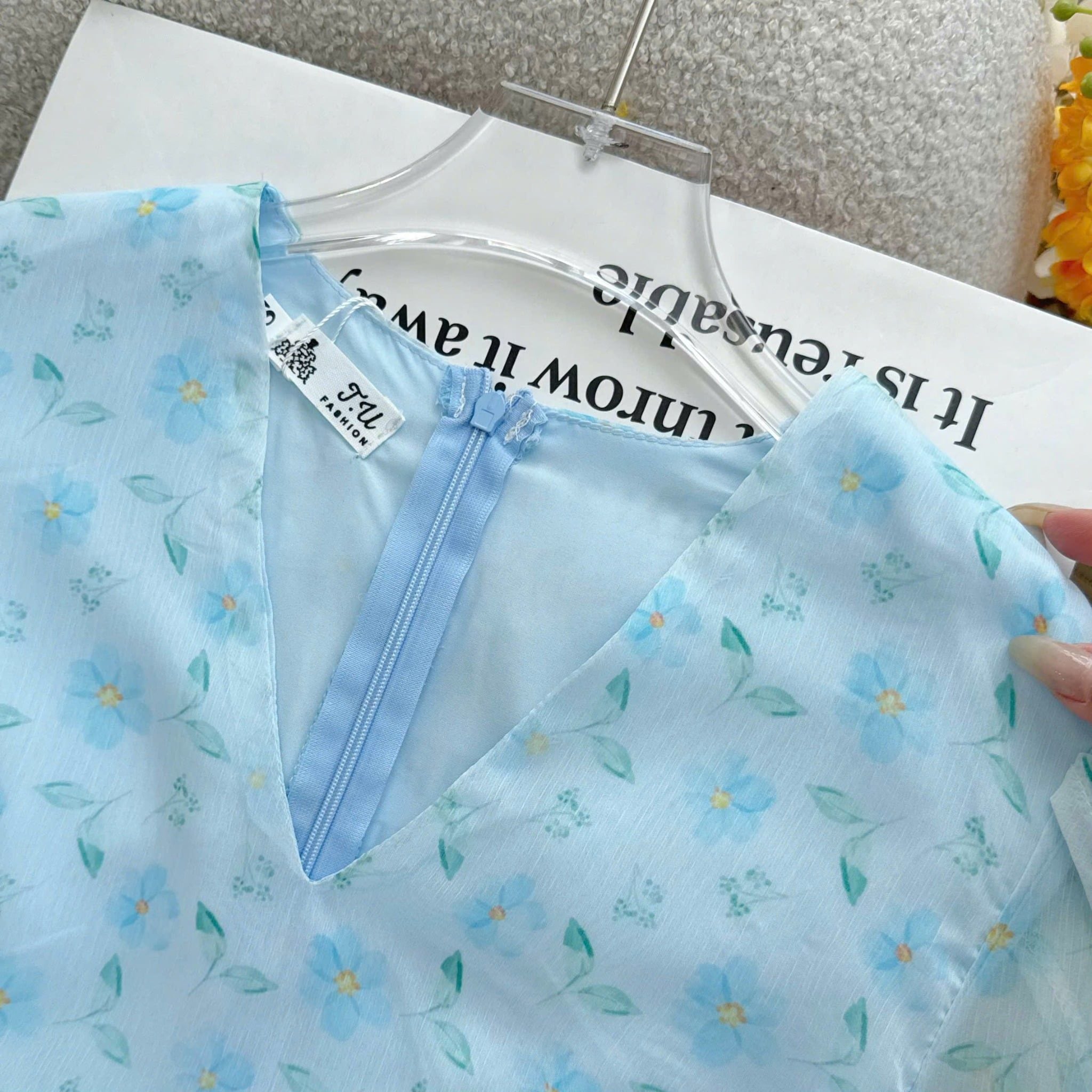 Đầm Thiết Kế Cổ V Dáng Dài Hoa Nhí Đi Chơi TuTu Store Mã D1670