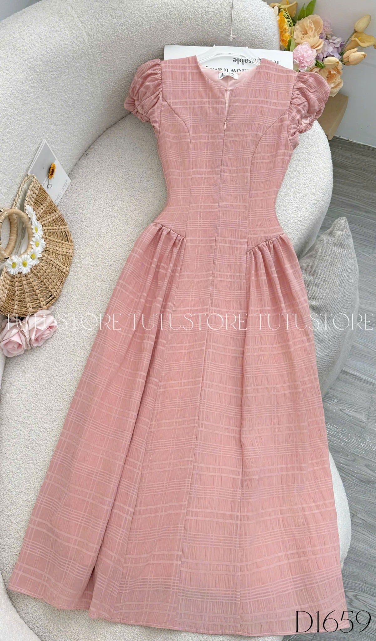 Đầm Thiết Kế Cổ V Dáng Xòe Đi Chơi TuTu Store Mã D1659