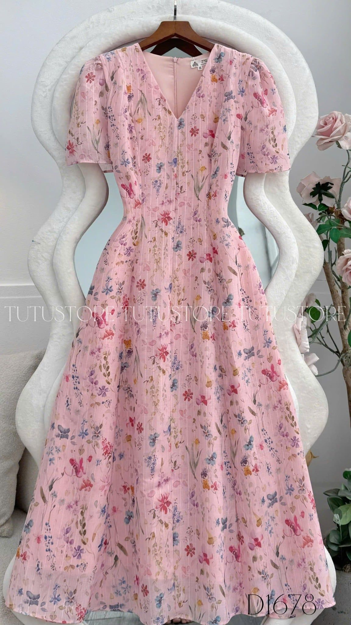 Đầm Thiết Kế Cổ V Dáng Xòe Hoa Nhí Đi Chơi TuTu Store Mã D1678