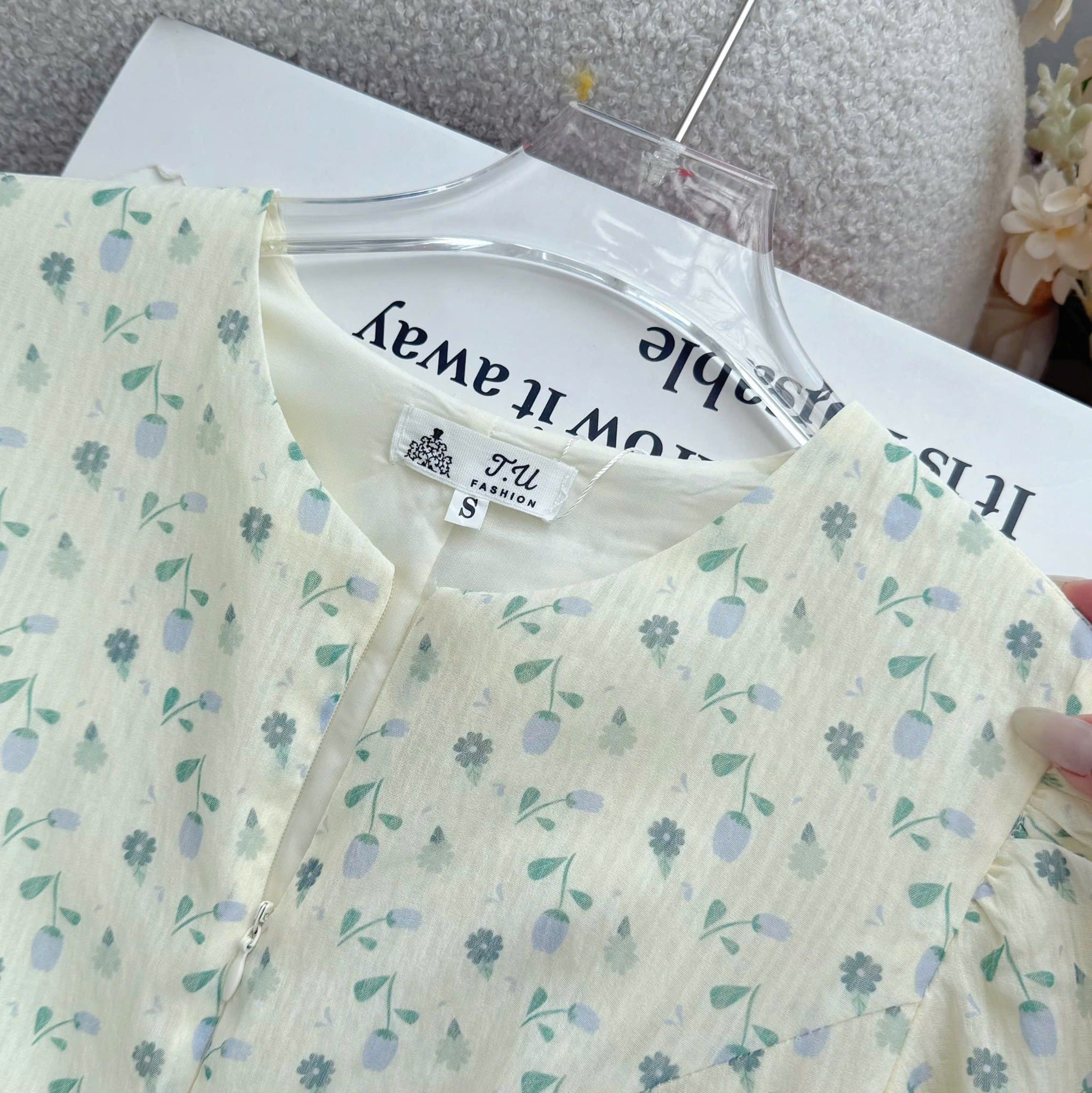 Đầm Thiết Kế Tay Bồng Dáng Xòe Hoa Nhí Đi Chơi TuTu Store Mã D1665
