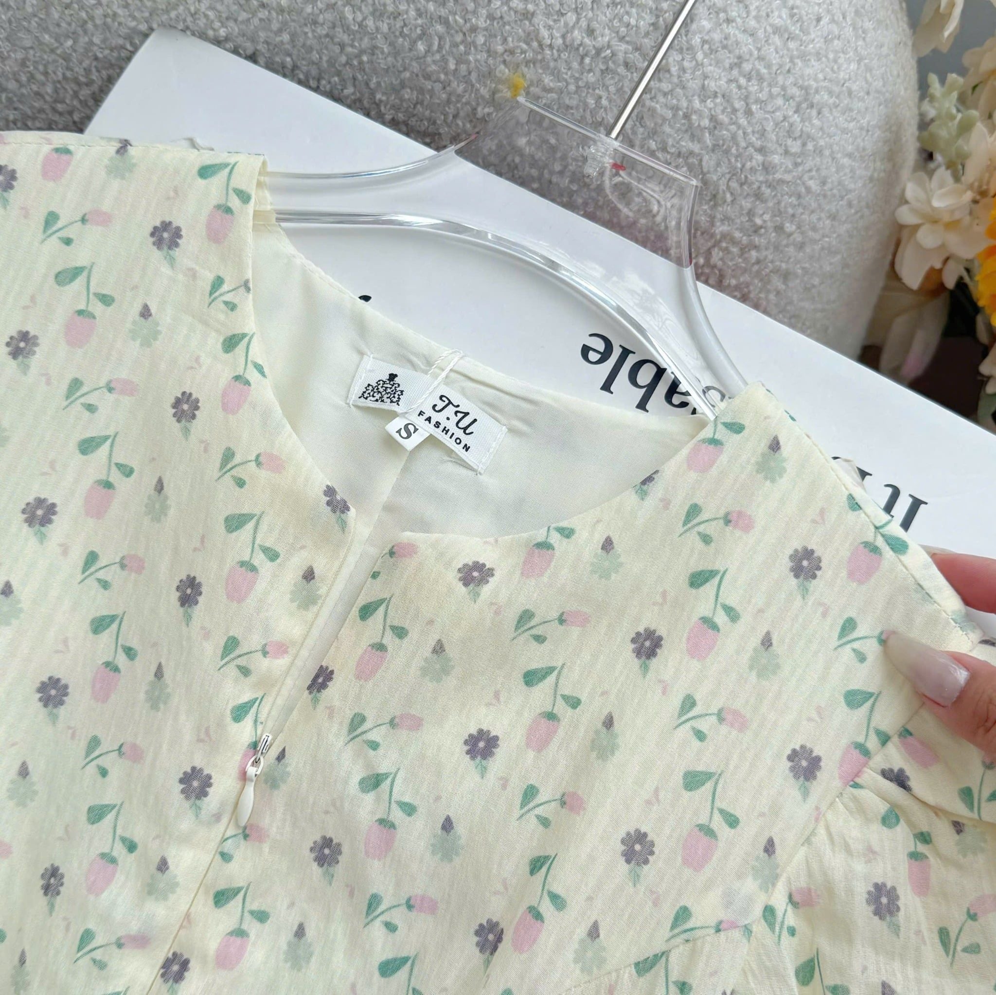 Đầm Thiết Kế Tay Bồng Dáng Xòe Hoa Nhí Đi Chơi TuTu Store Mã D1665