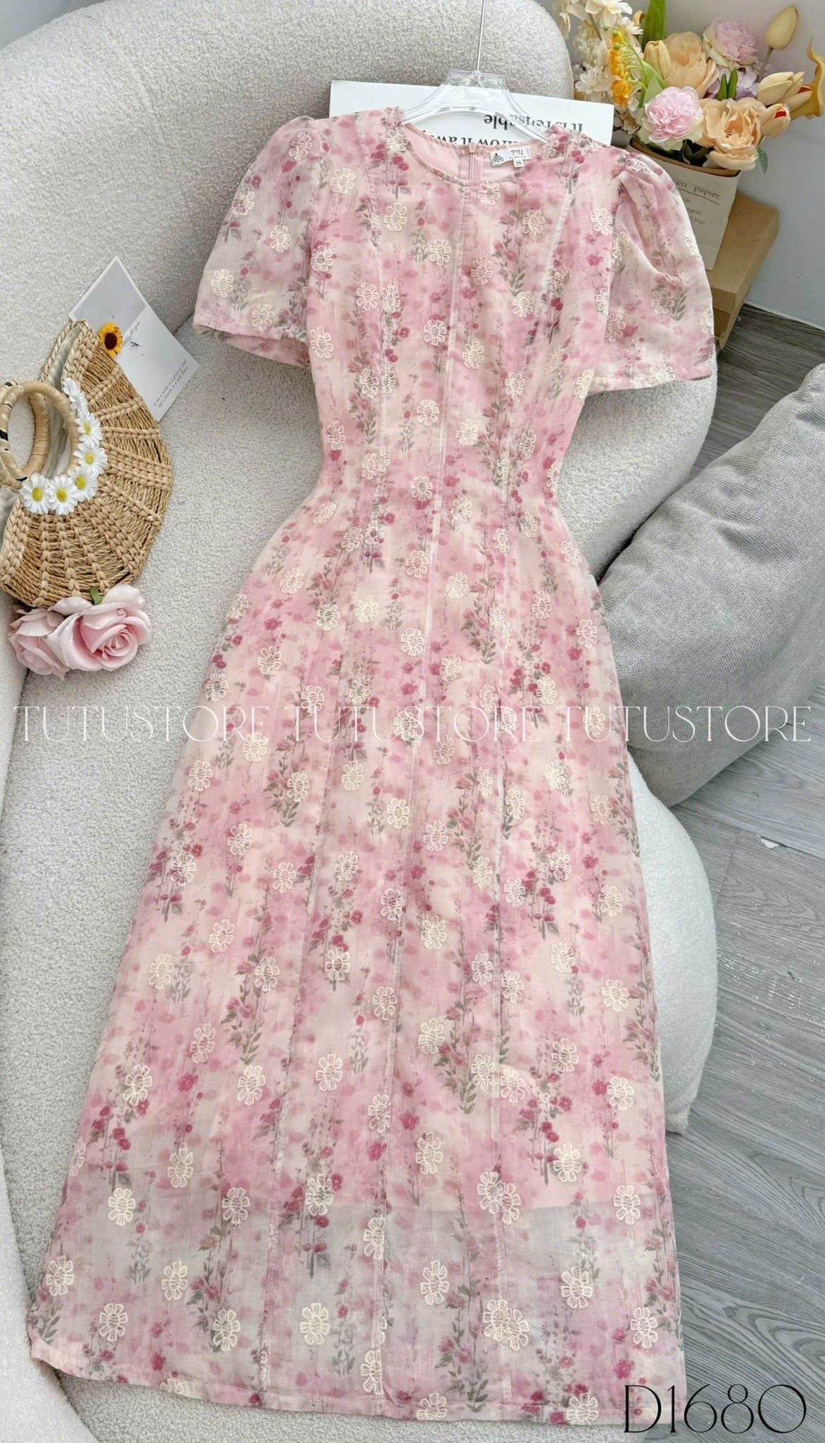 Đầm Thiết Kế Cổ Tròn Thêu Hoa Dáng Dài Đi Chơi TuTu Store Mã D1680
