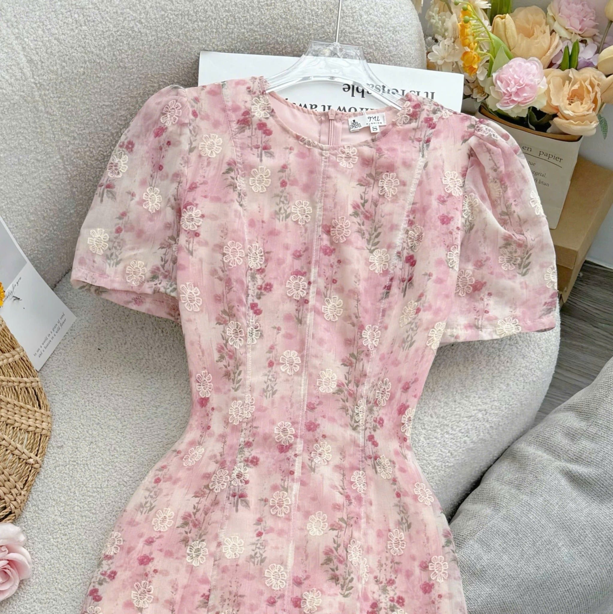 Đầm Thiết Kế Cổ Tròn Thêu Hoa Dáng Dài Đi Chơi TuTu Store Mã D1680