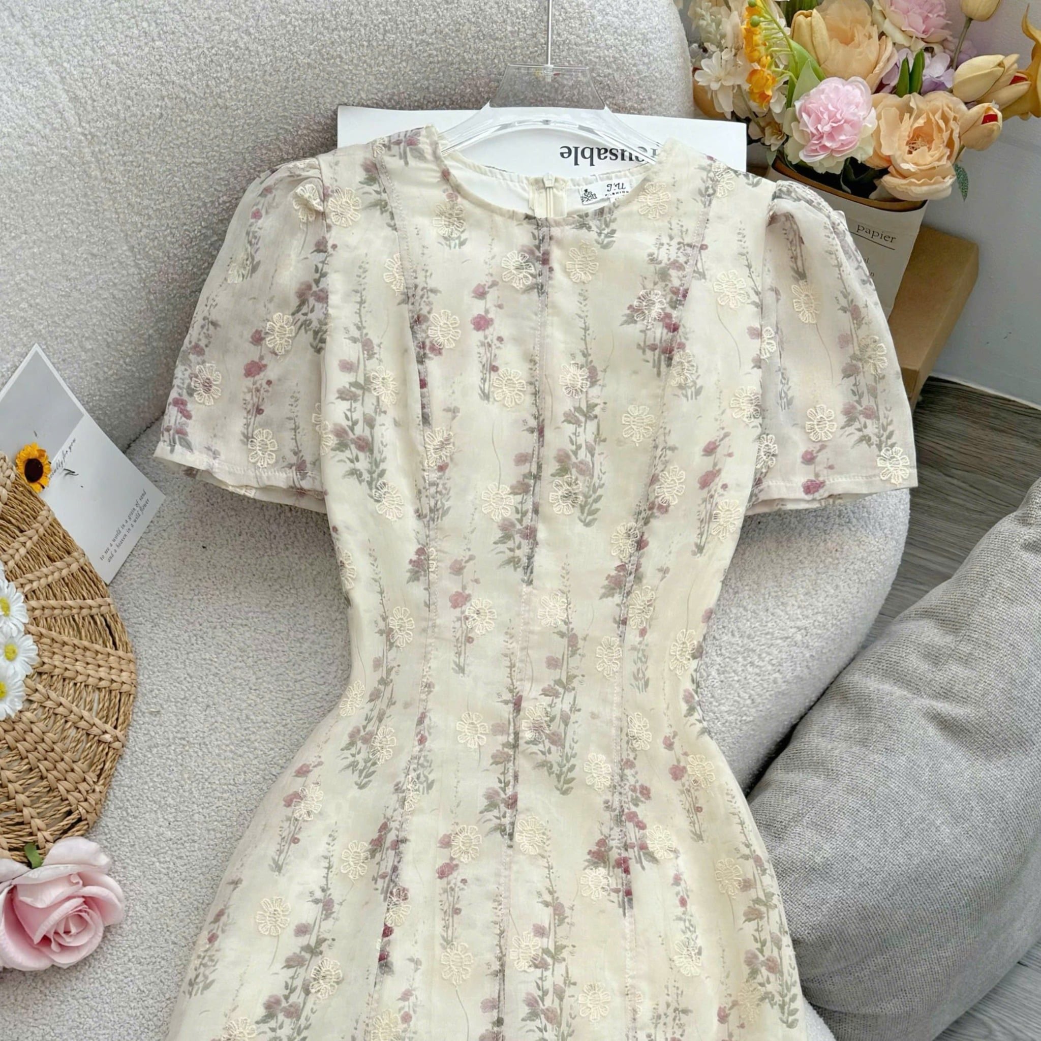 Đầm Thiết Kế Cổ Tròn Thêu Hoa Dáng Dài Đi Chơi TuTu Store Mã D1680