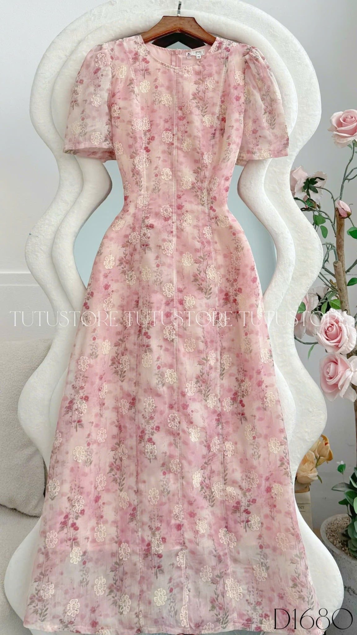 Đầm Thiết Kế Cổ Tròn Thêu Hoa Dáng Dài Đi Chơi TuTu Store Mã D1680