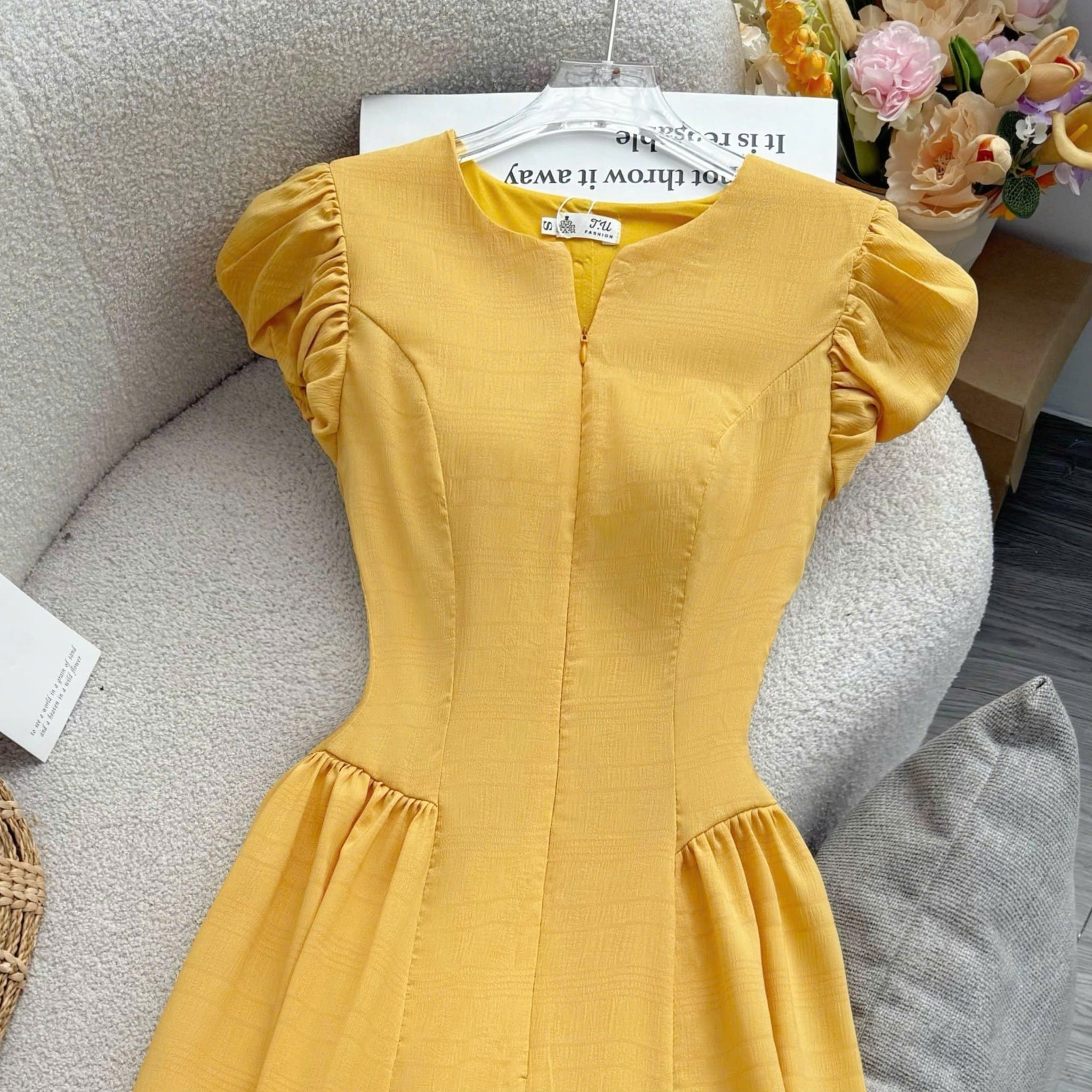 Đầm Thiết Kế Khóa Trước Tay Bồng Dáng Dài Đi Chơi TuTu Store Mã D1711
