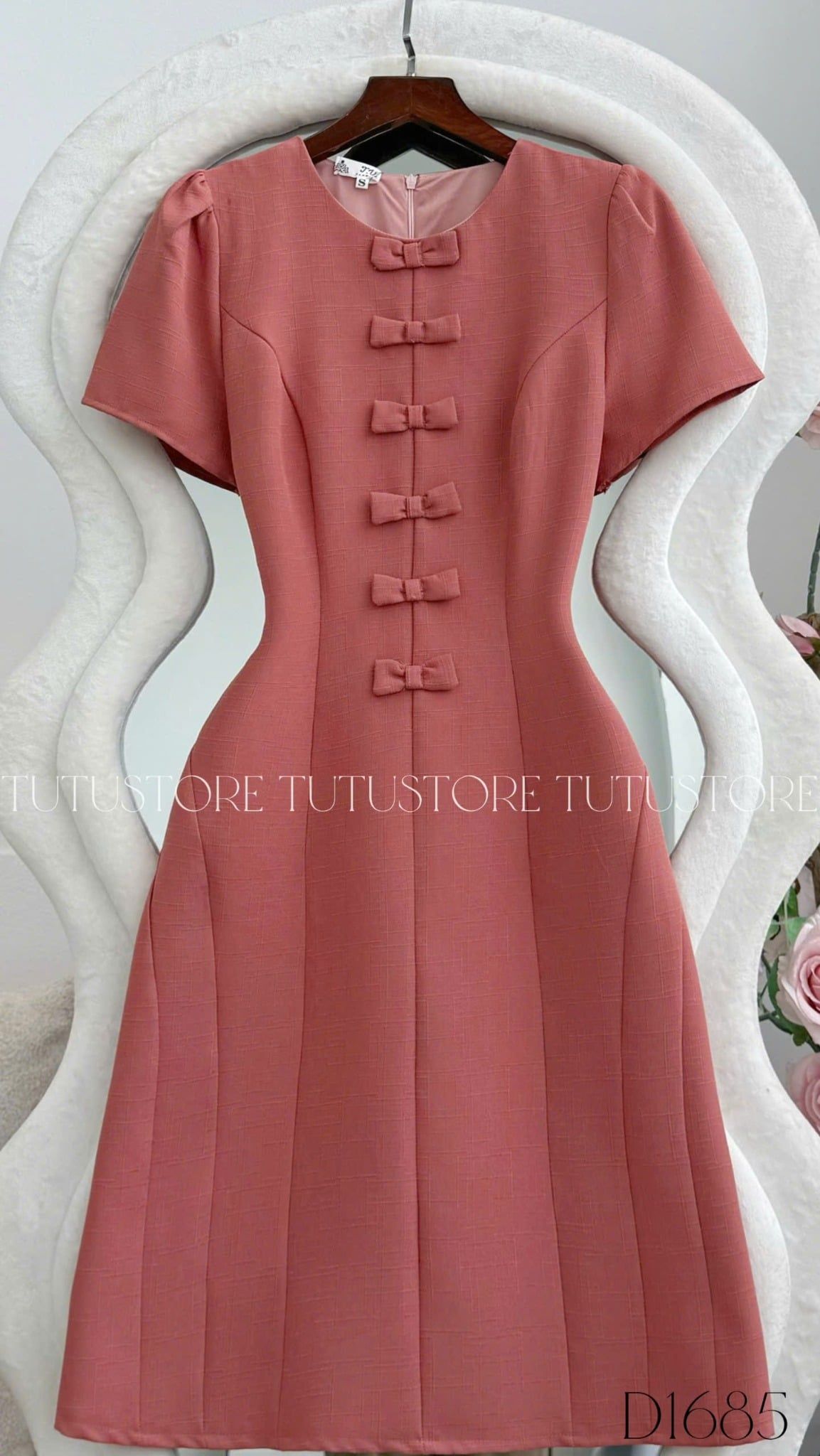 Đầm Thiết Kế Cổ Tròn Tay Bồng Đính Nơ Dáng Ngắn TuTu Store Mã D1685