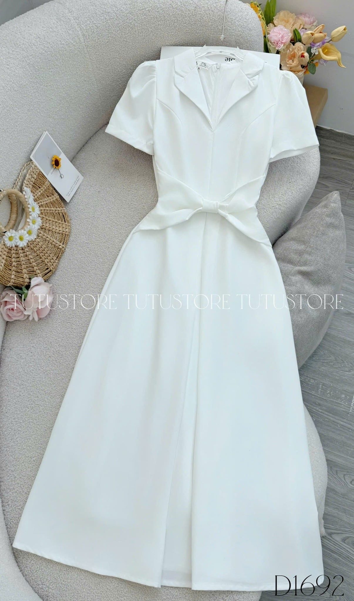 Đầm Thiết Kế Kiểu Cổ V Nhấn Nơ Eo Đơn Giản Thanh Lịch Công Sở TuTu Store Mã D1692