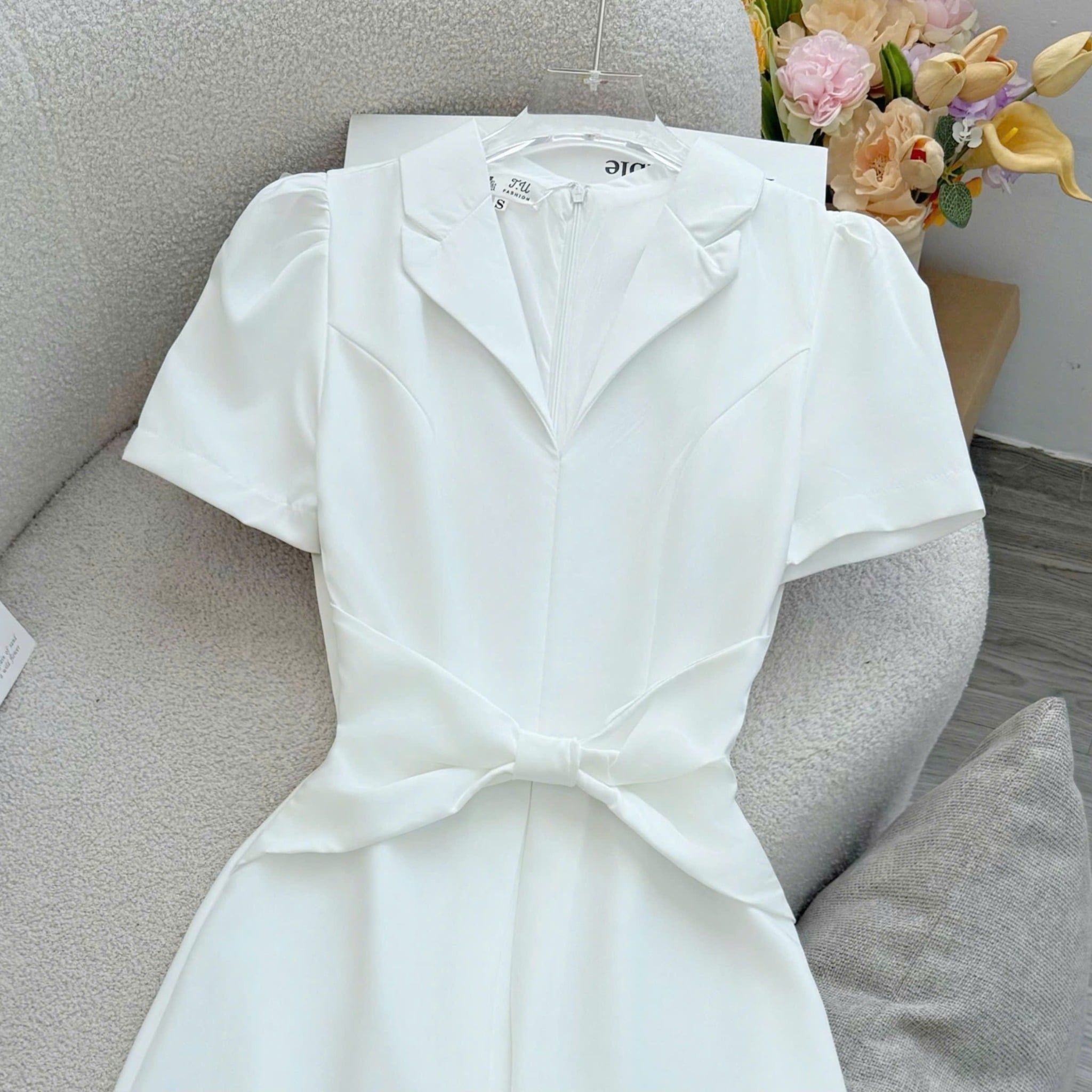 Đầm Thiết Kế Kiểu Cổ V Nhấn Nơ Eo Đơn Giản Thanh Lịch Công Sở TuTu Store Mã D1692