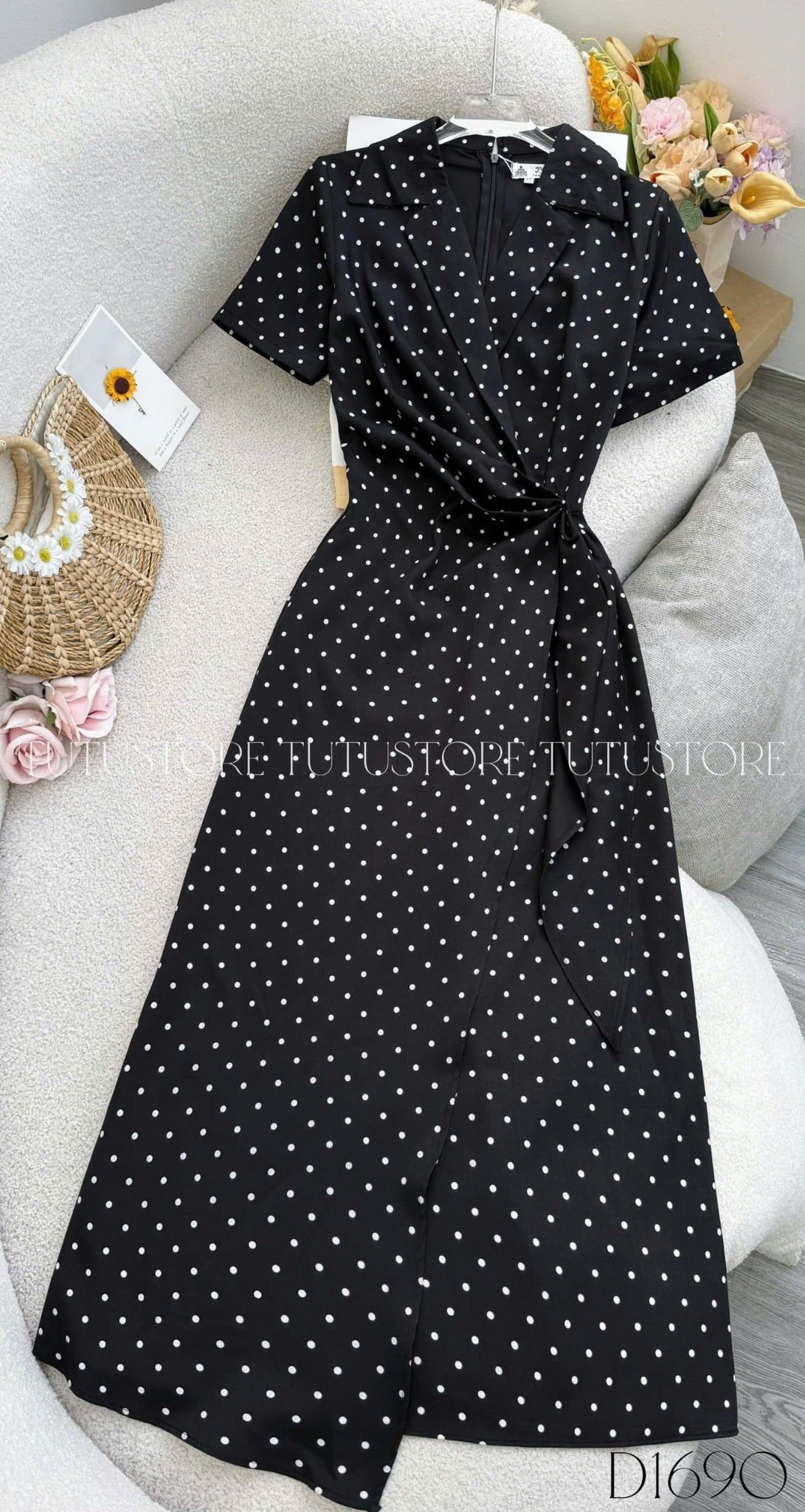 Đầm Thiết Kế Vạt Chéo Cổ V Chấm Bi Dáng Dài Đi Chơi TuTu Store Mã D1690