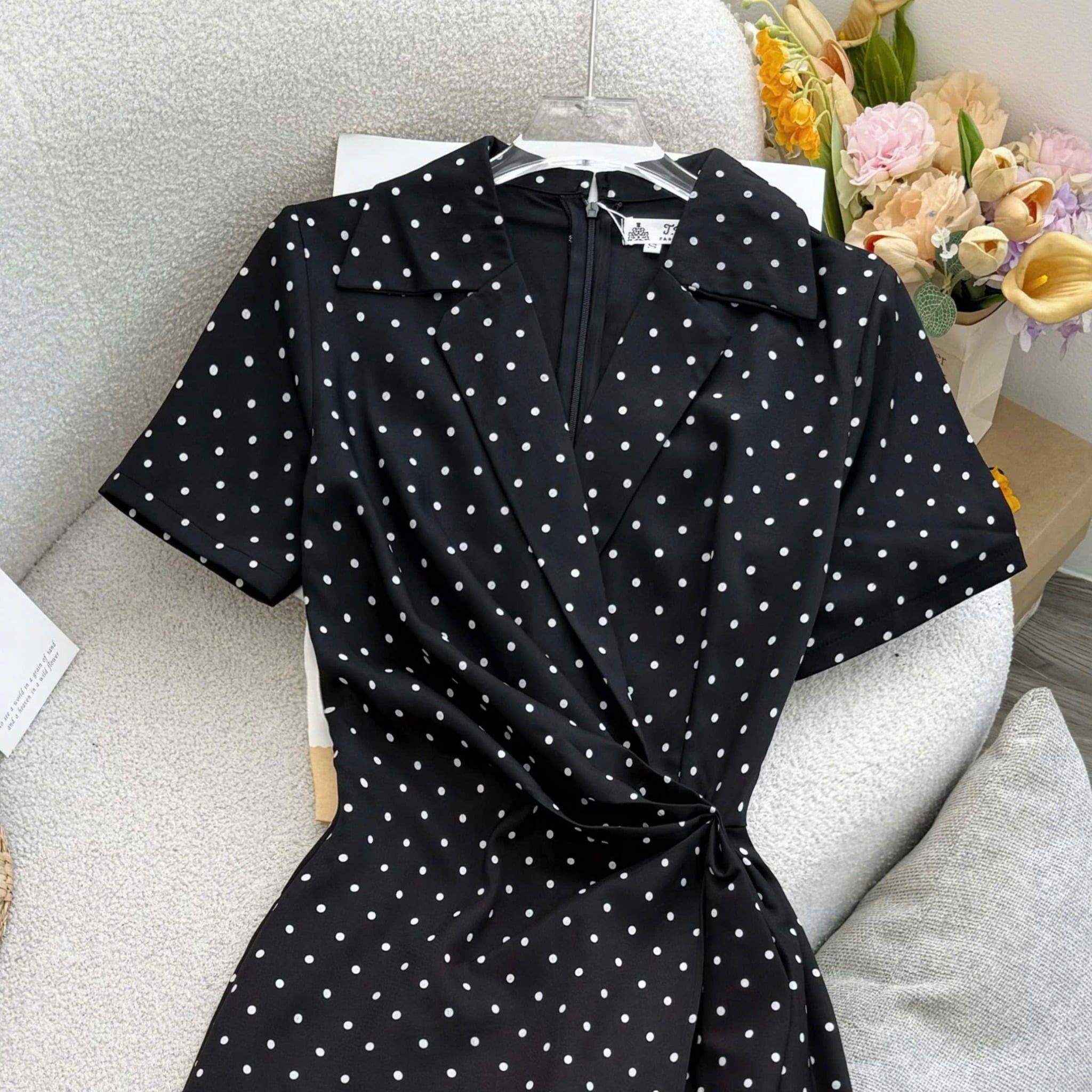 Đầm Thiết Kế Vạt Chéo Cổ V Chấm Bi Dáng Dài Đi Chơi TuTu Store Mã D1690