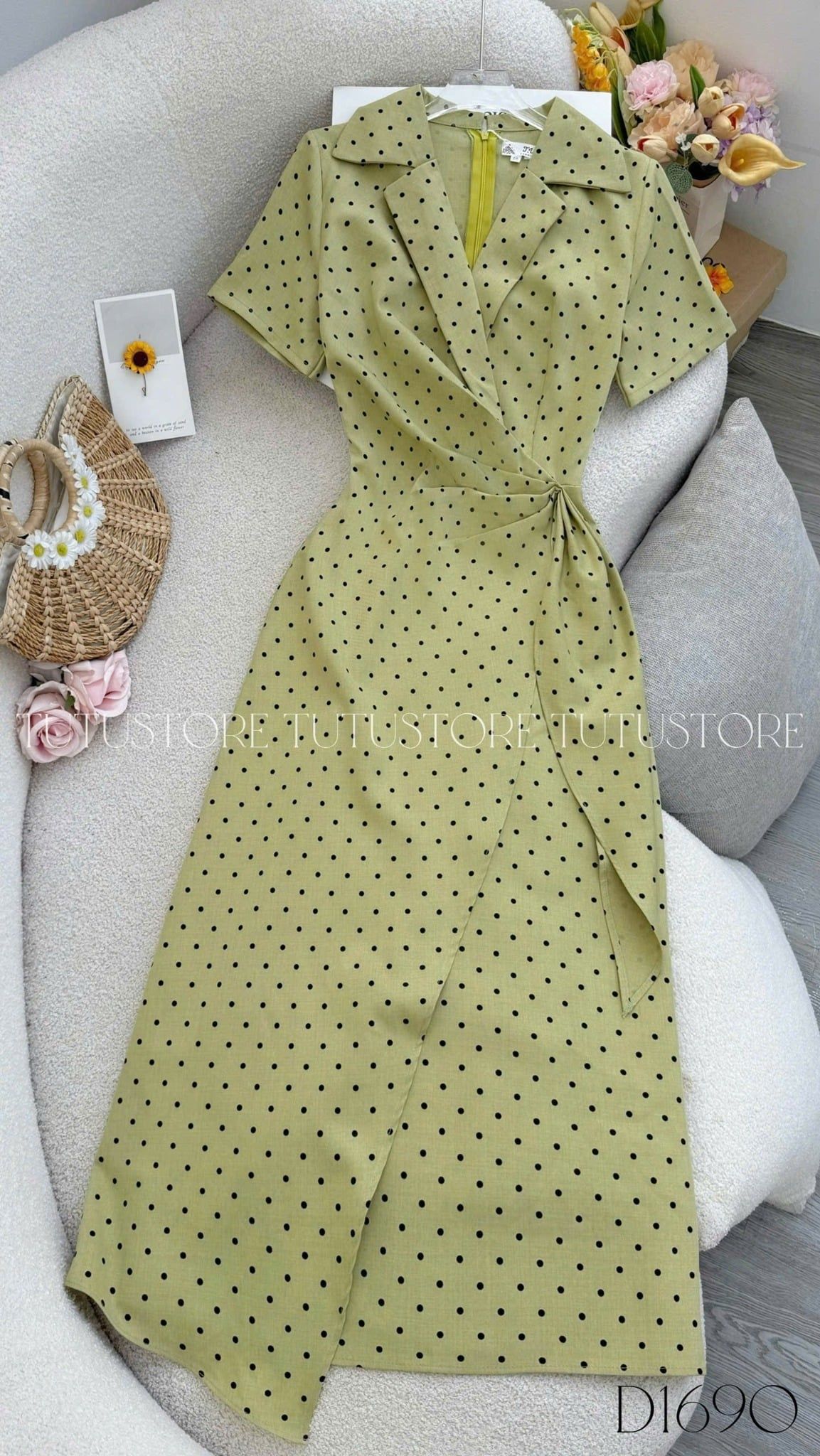 Đầm Thiết Kế Vạt Chéo Cổ V Chấm Bi Dáng Dài Đi Chơi TuTu Store Mã D1690
