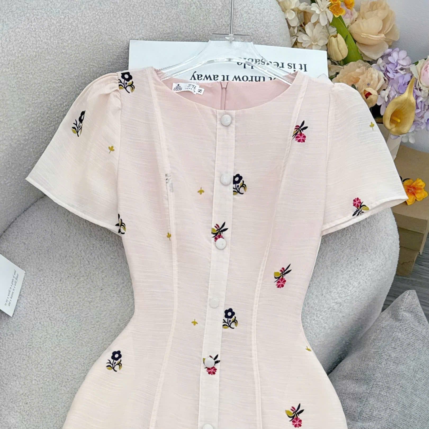 Đầm Thiết Kế Cổ Tròn Dáng Xòe Nhẹ Nhàng Đi Chơi TuTu Store Mã D1700