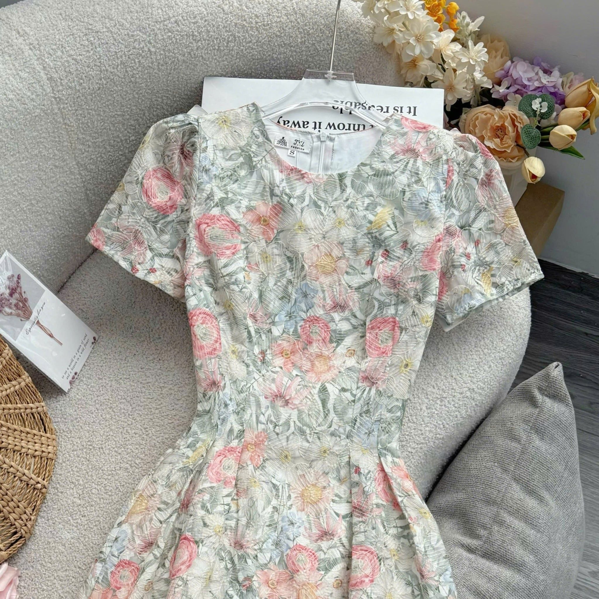 Đầm Hoa Thiết Kế Cổ Tròn Dáng Xòe Đi Chơi TuTu Store Mã D1740