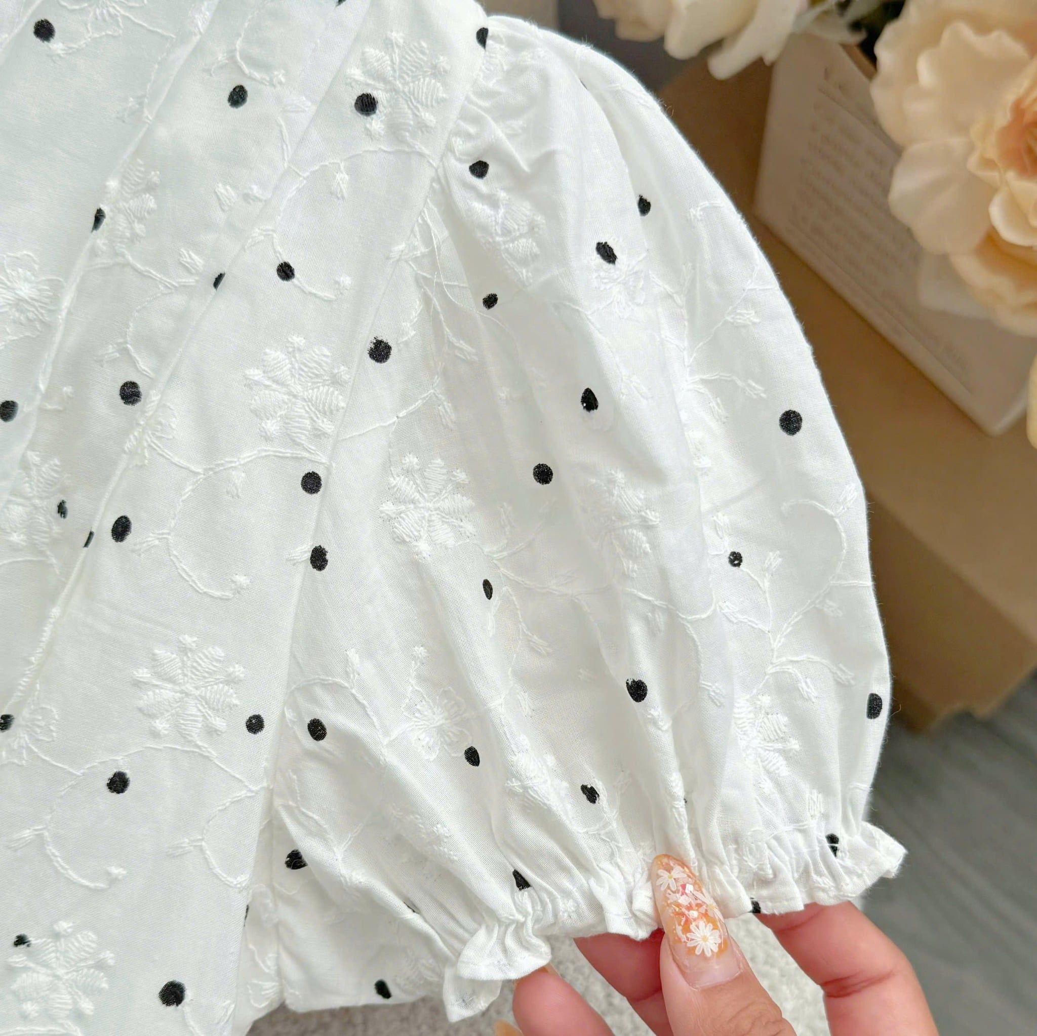 Đầm Thiết Kế Cổ V Tay Bồng Dáng Đuôi Cá Nhẹ Nhàng TuTu Store Mã D1722
