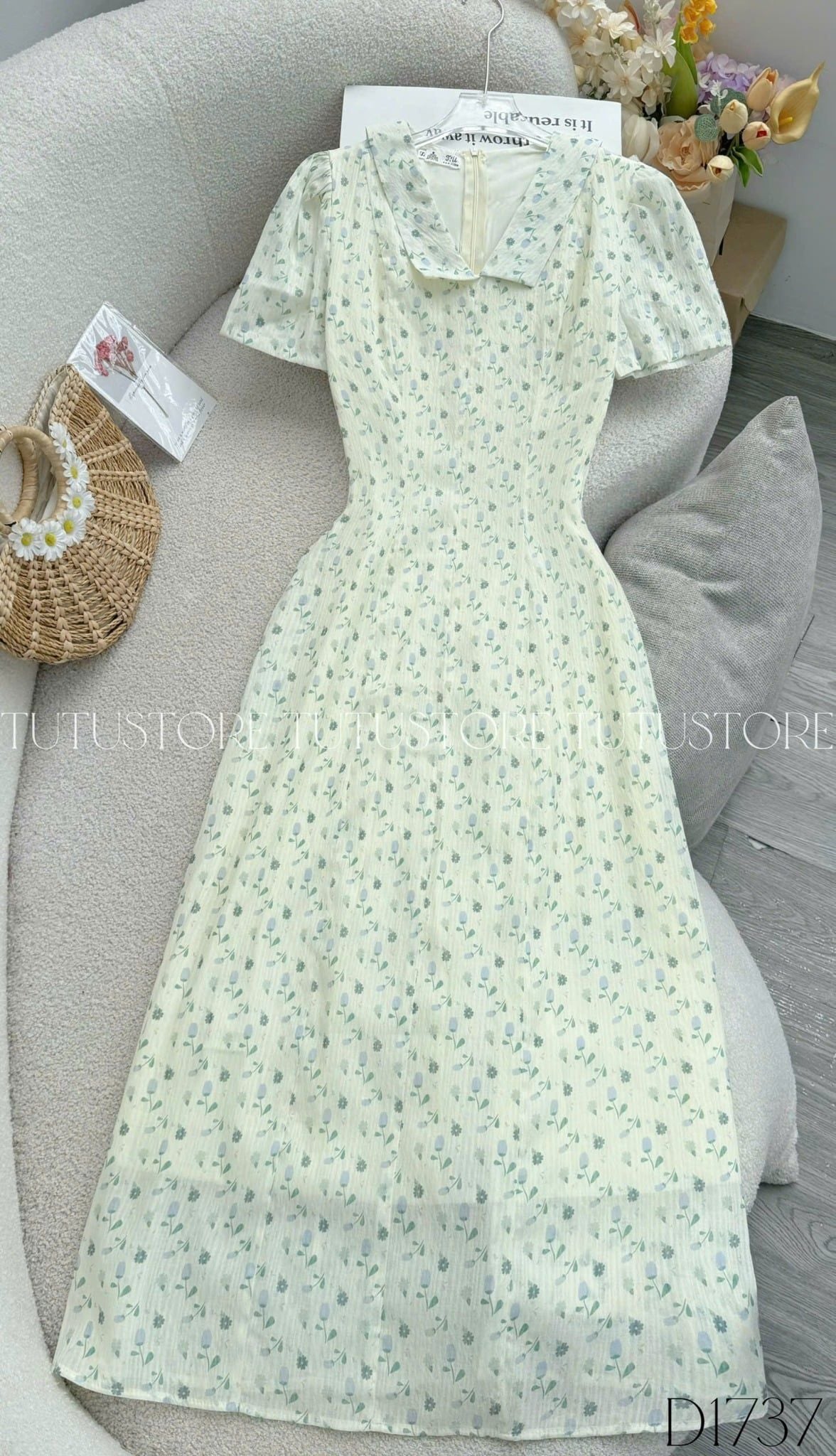 Đầm Thiết Kế Cổ V Dáng Xòe Hoa Nhí Đi Chơi TuTu Store Mã D1737