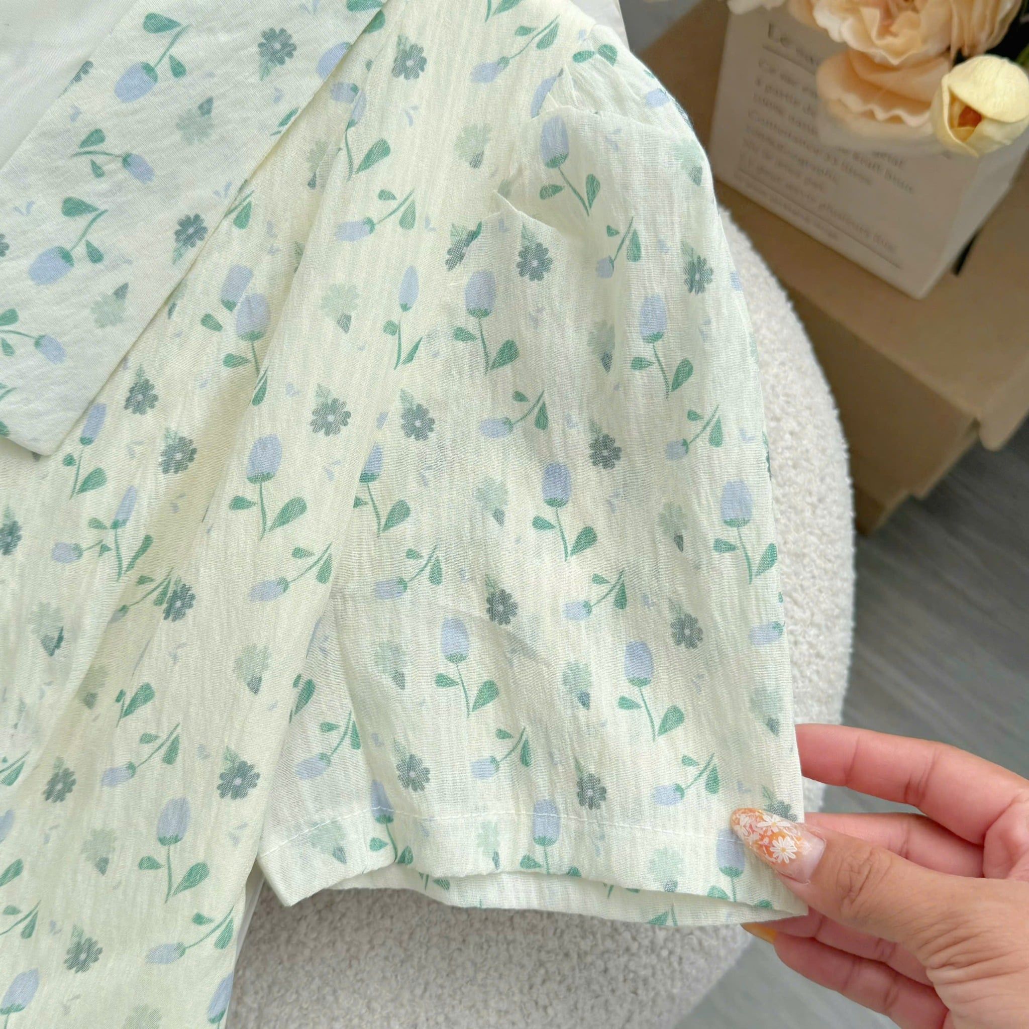 Đầm Thiết Kế Cổ V Dáng Xòe Hoa Nhí Đi Chơi TuTu Store Mã D1737