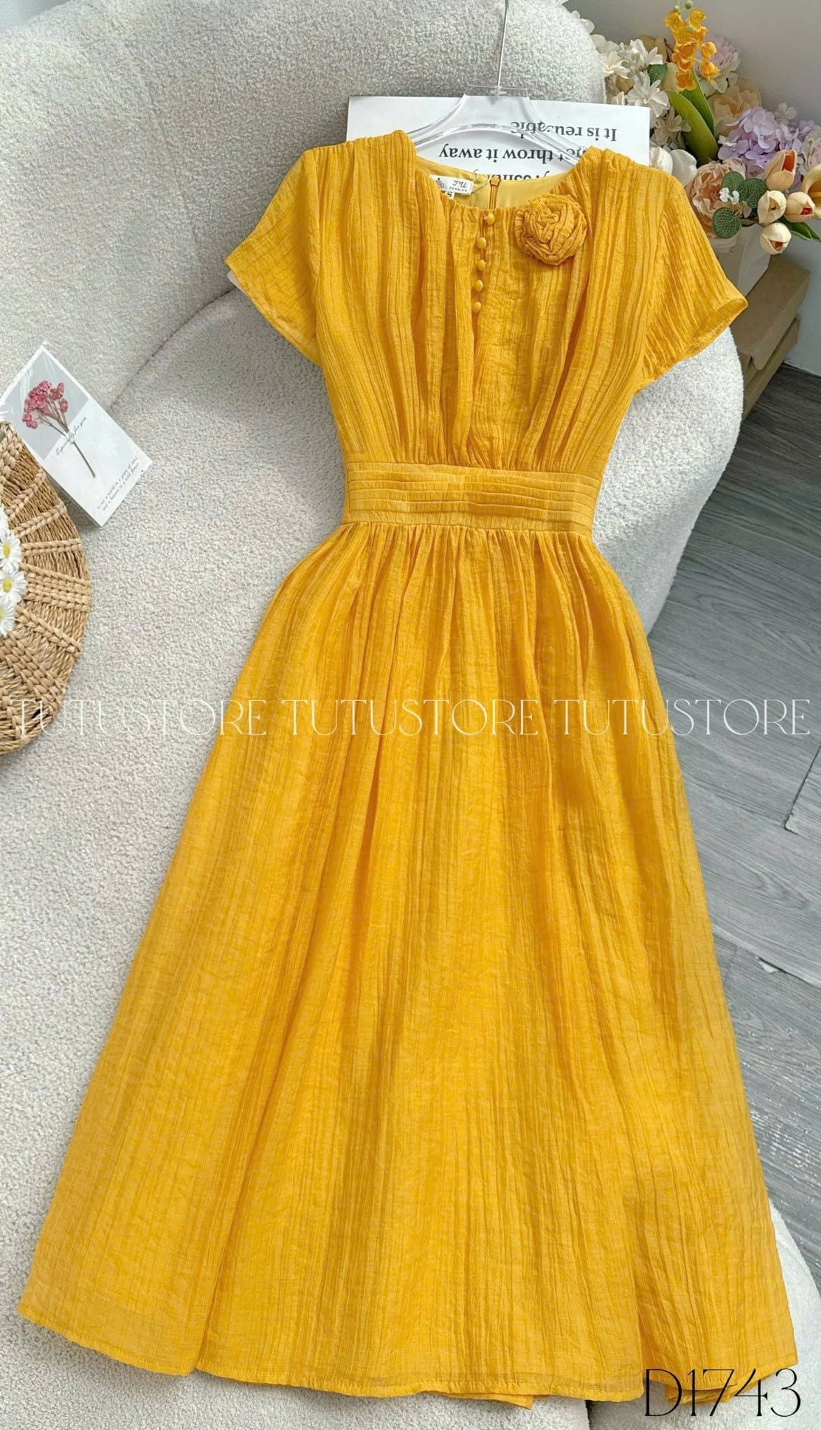 Đầm Thiết Kế Cổ Tròn Đính Hoa Dáng Xòe Đi Chơi TuTu Store Mã D1743