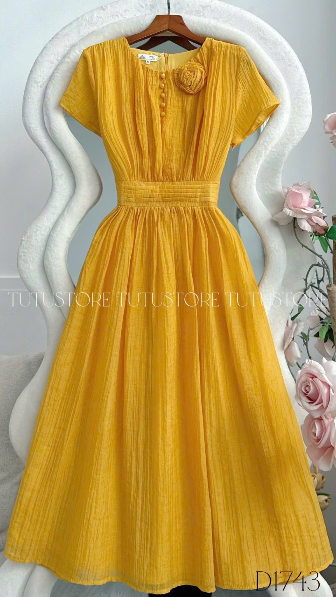 Đầm Thiết Kế Cổ Tròn Đính Hoa Dáng Xòe Đi Chơi TuTu Store Mã D1743