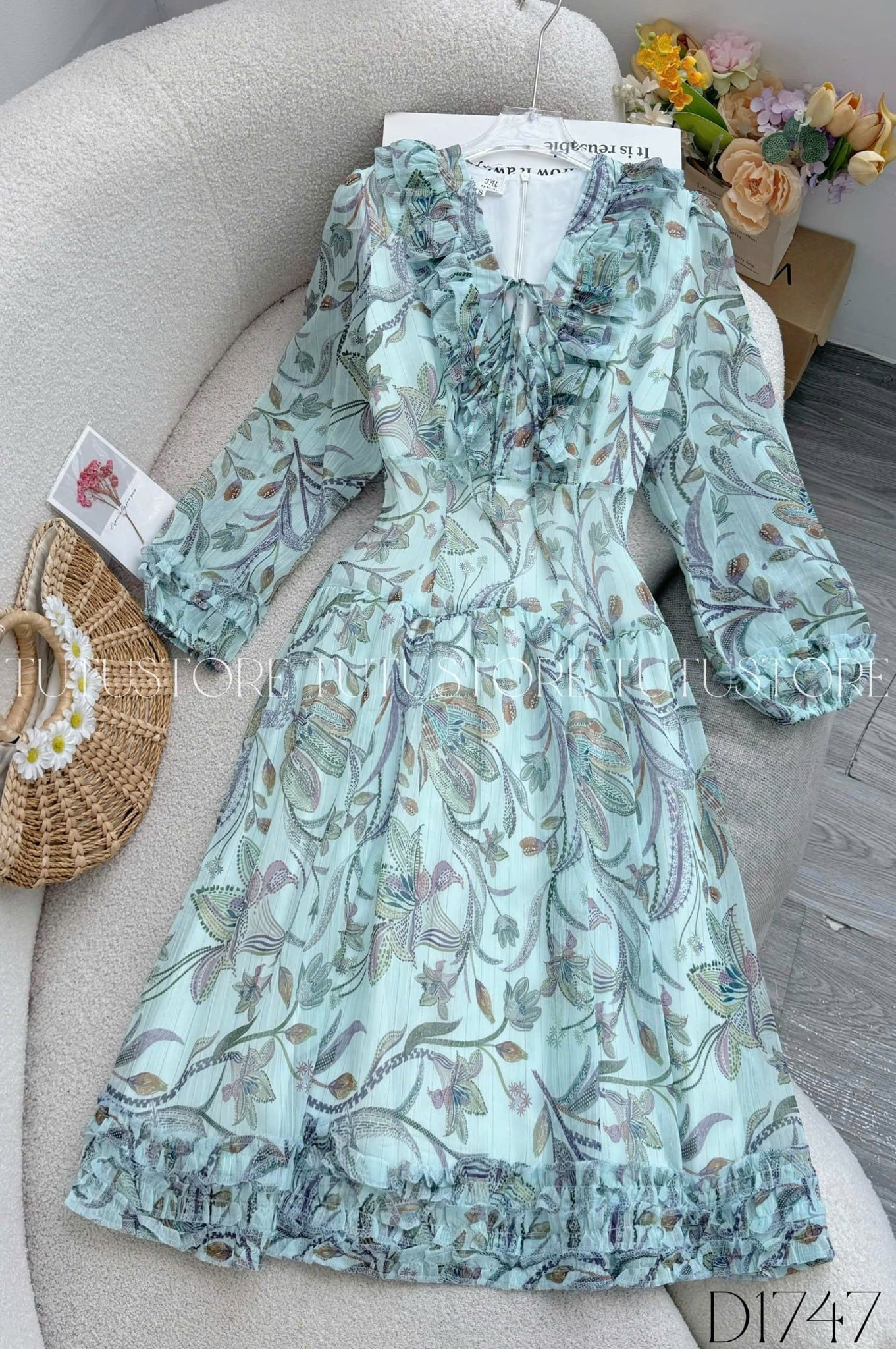 Đầm Thiết Kế Cổ V Bèo Tay Dài Tiểu Thư Đi Chơi TuTu Store Mã D1747