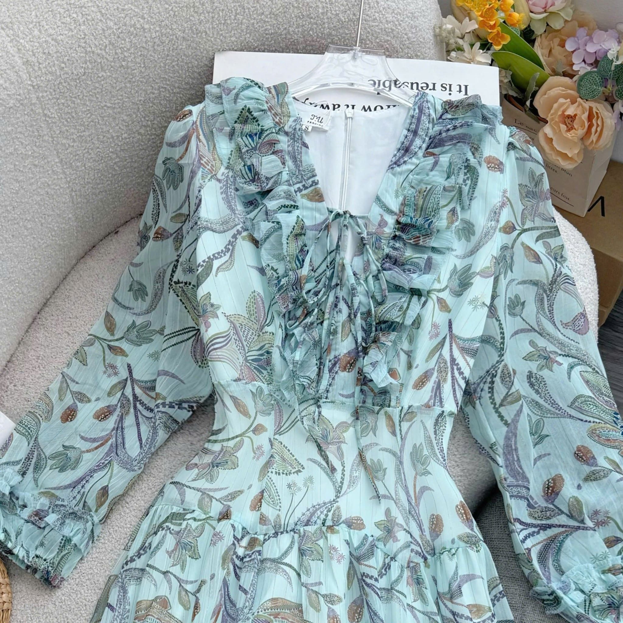 Đầm Thiết Kế Cổ V Bèo Tay Dài Tiểu Thư Đi Chơi TuTu Store Mã D1747