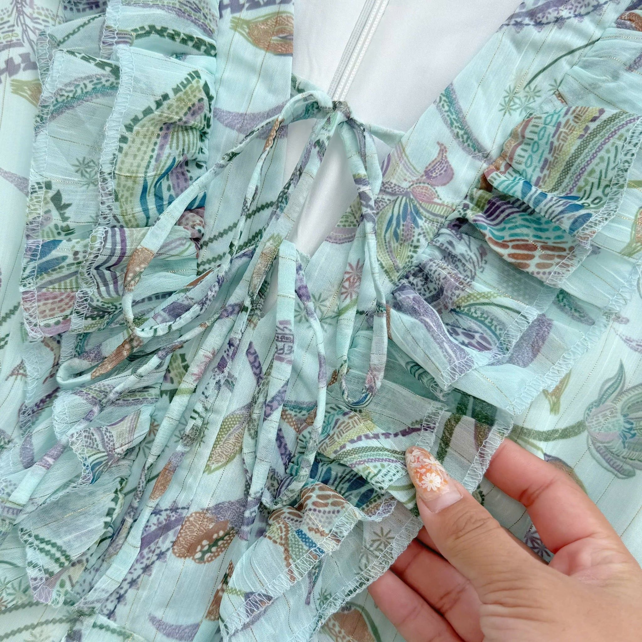 Đầm Thiết Kế Cổ V Bèo Tay Dài Tiểu Thư Đi Chơi TuTu Store Mã D1747