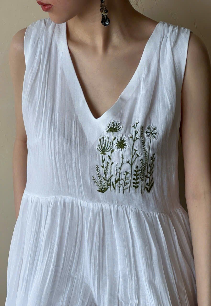  Lyla Dress - Đầm Suông Thêu Hoa D0137 