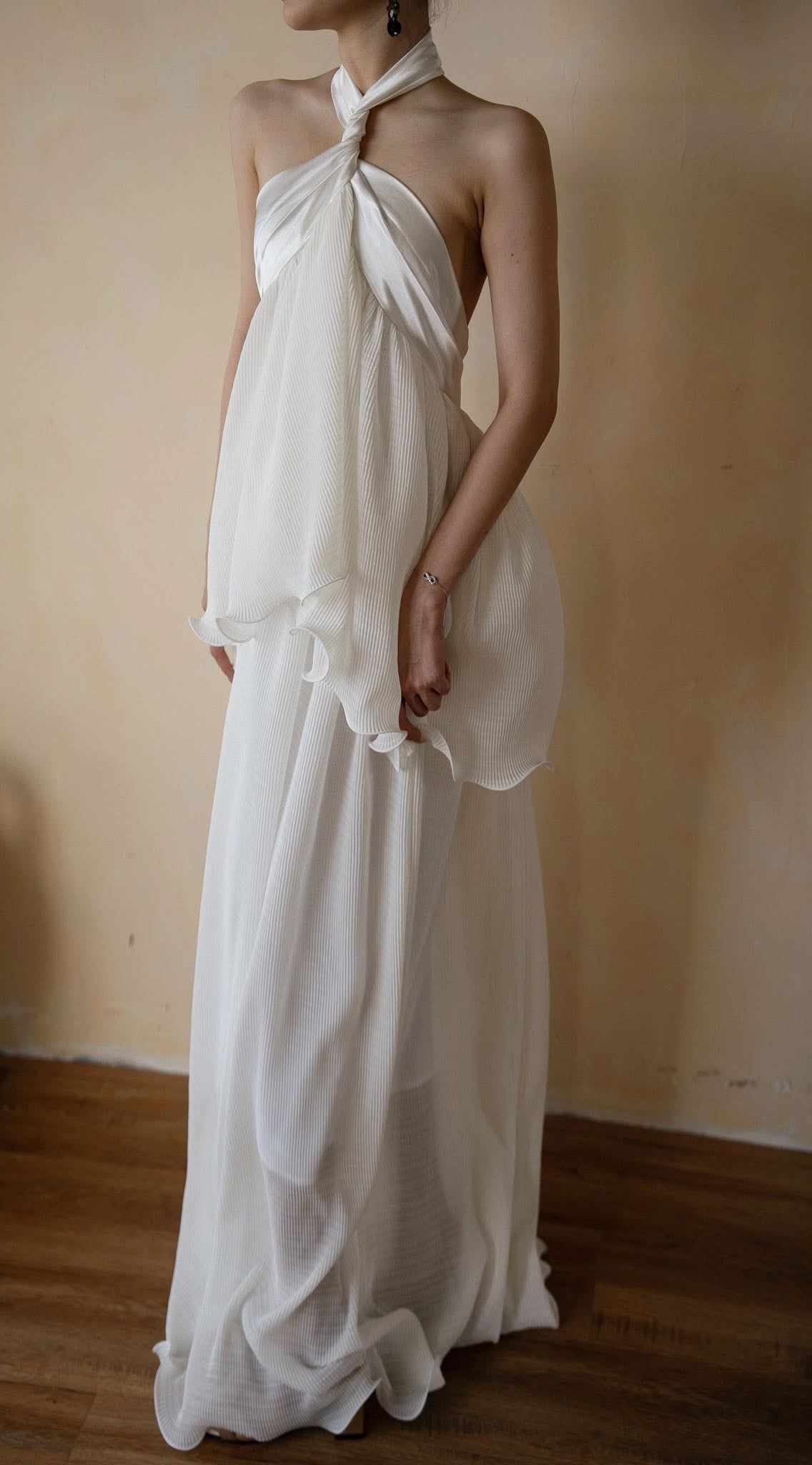  Aveline dress - Đầm Cổ Yếm Hở Lưng Thiết Kế 