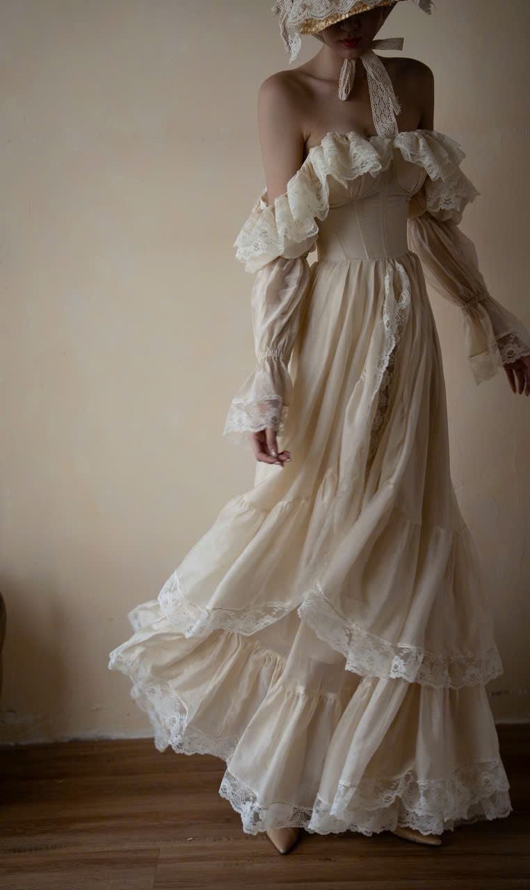  Snow Swan Dress - Đầm Thiết Kế Trễ Vai 