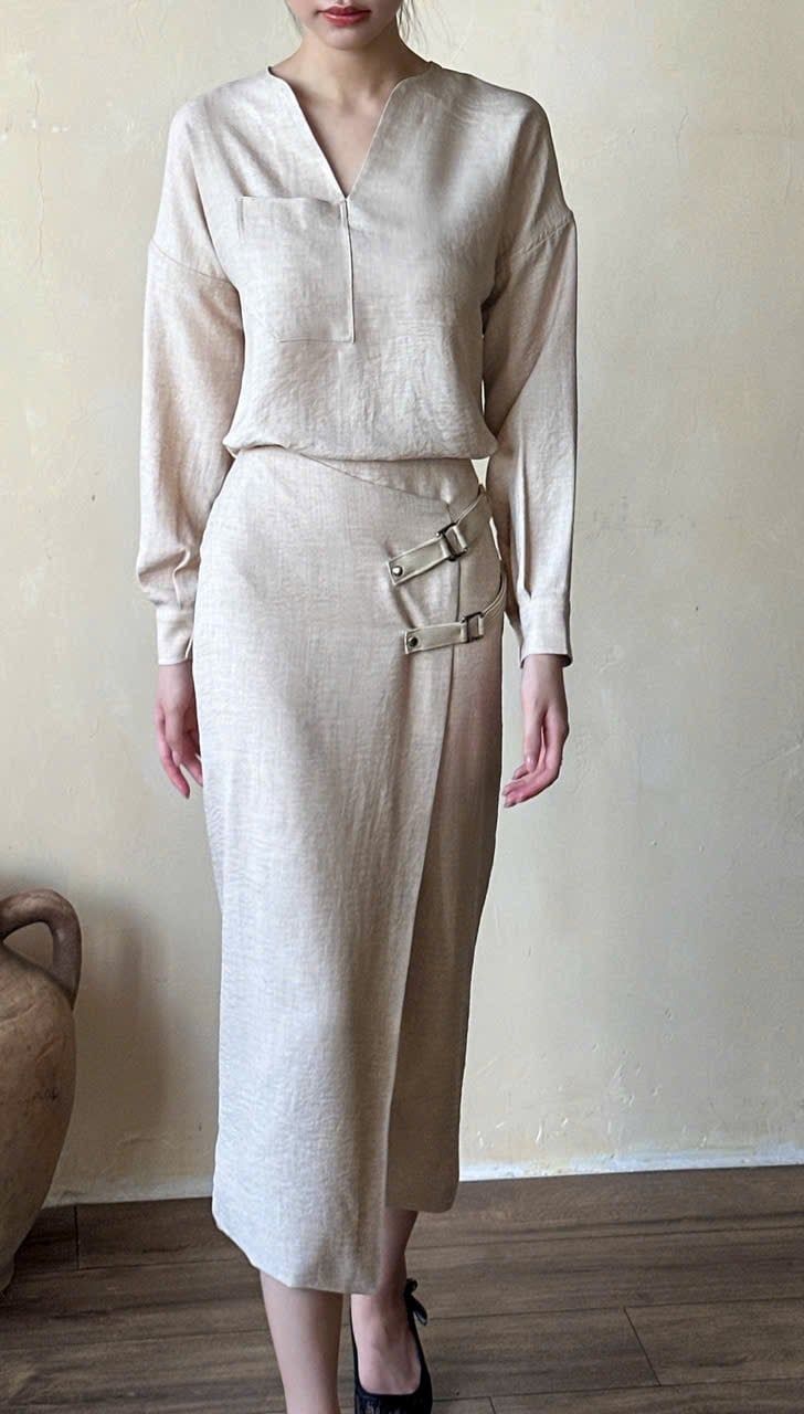  Heidi Set - Áo Cổ V Và Chân Váy Vạt Chéo S06 