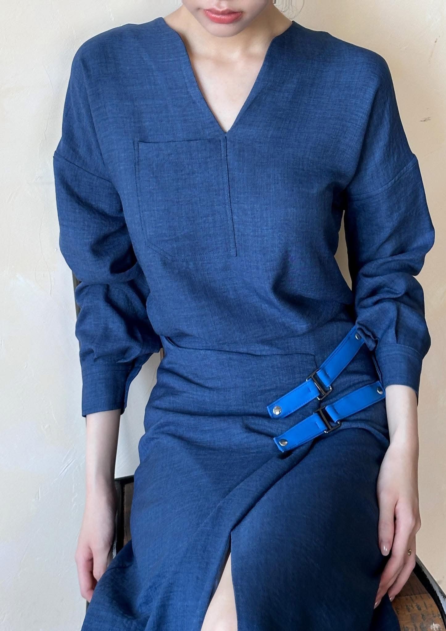  Heidi Set - Áo Cổ V Và Chân Váy Vạt Chéo S06 