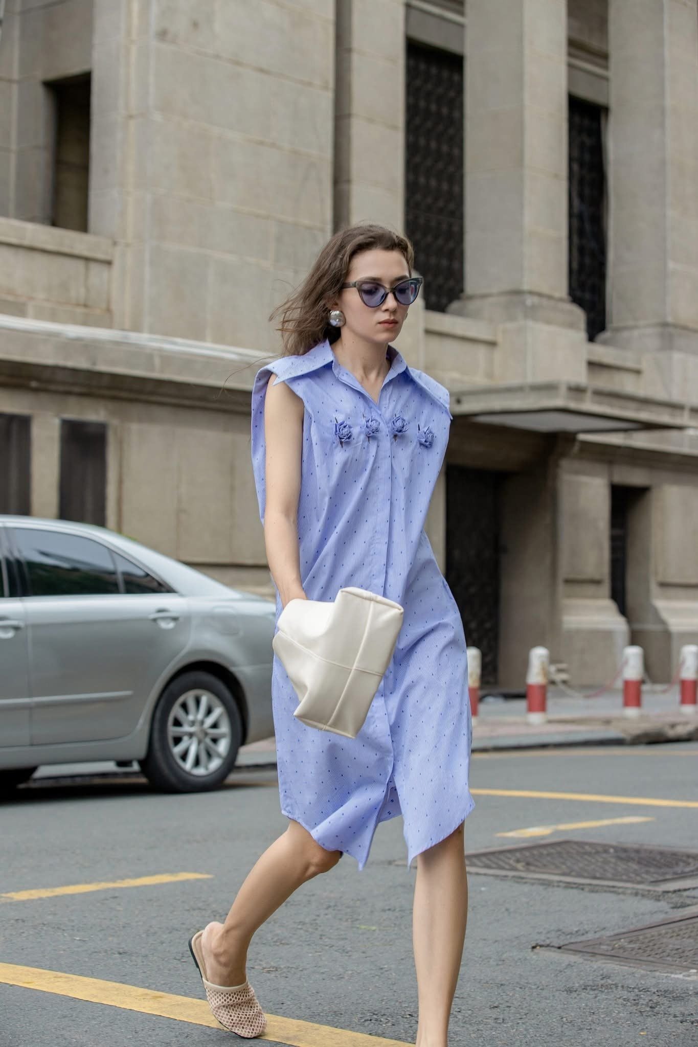  Tiffany Dress - Đầm hoa hồng khoét lưng 