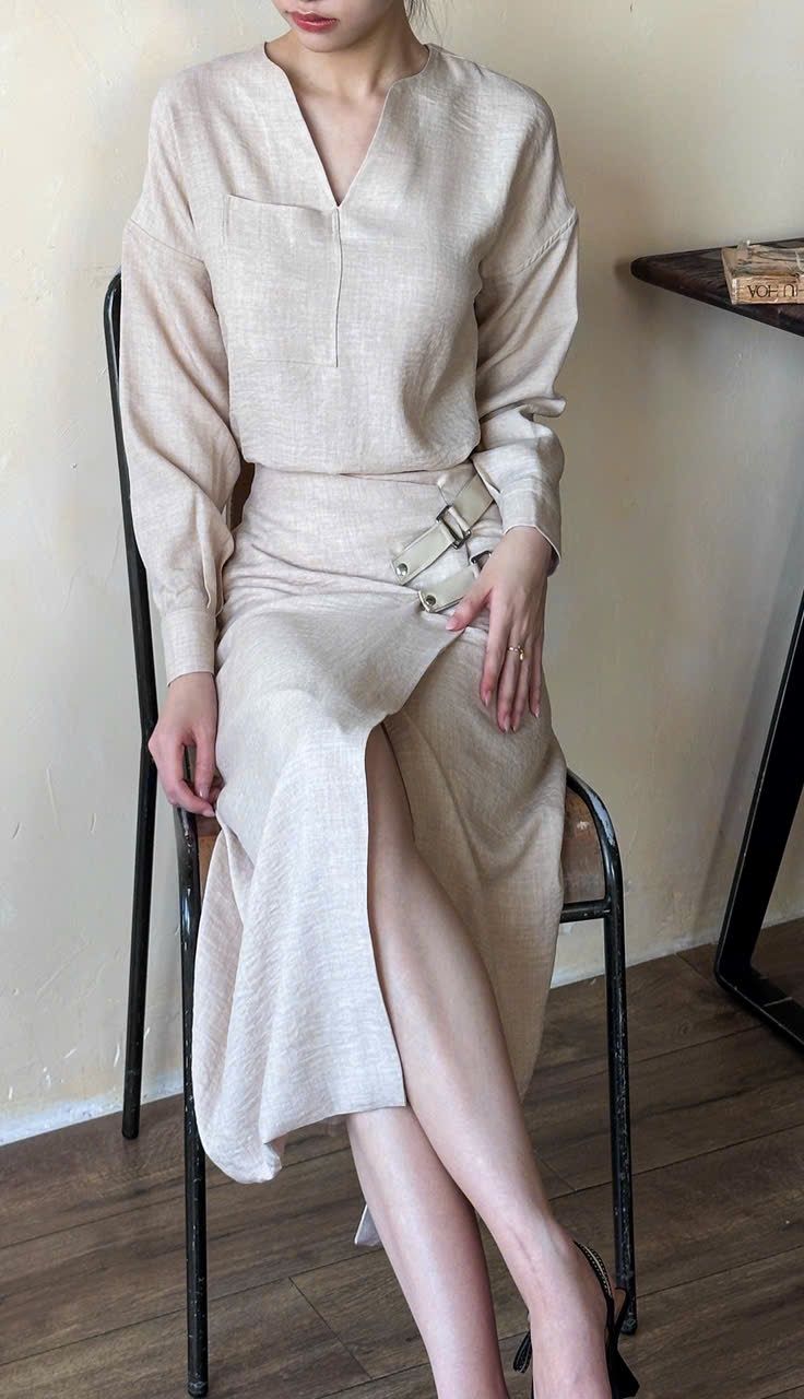  Heidi Set - Áo Cổ V Và Chân Váy Vạt Chéo S06 