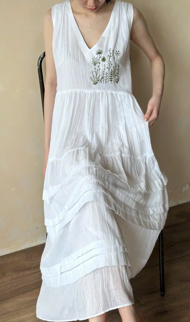  Lyla Dress - Đầm Suông Thêu Hoa D0137 