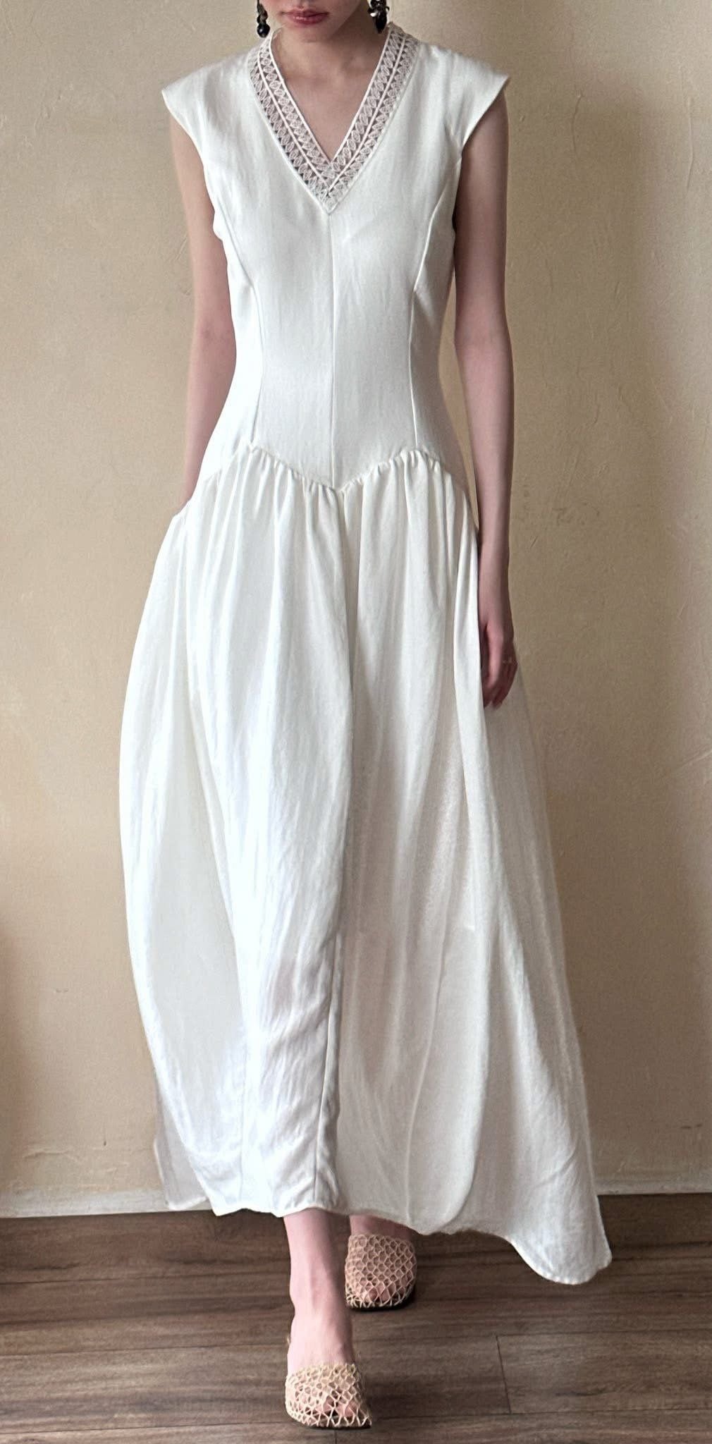  Elyon Dress - Đầm Không Tay Cổ V Thiết Kế 