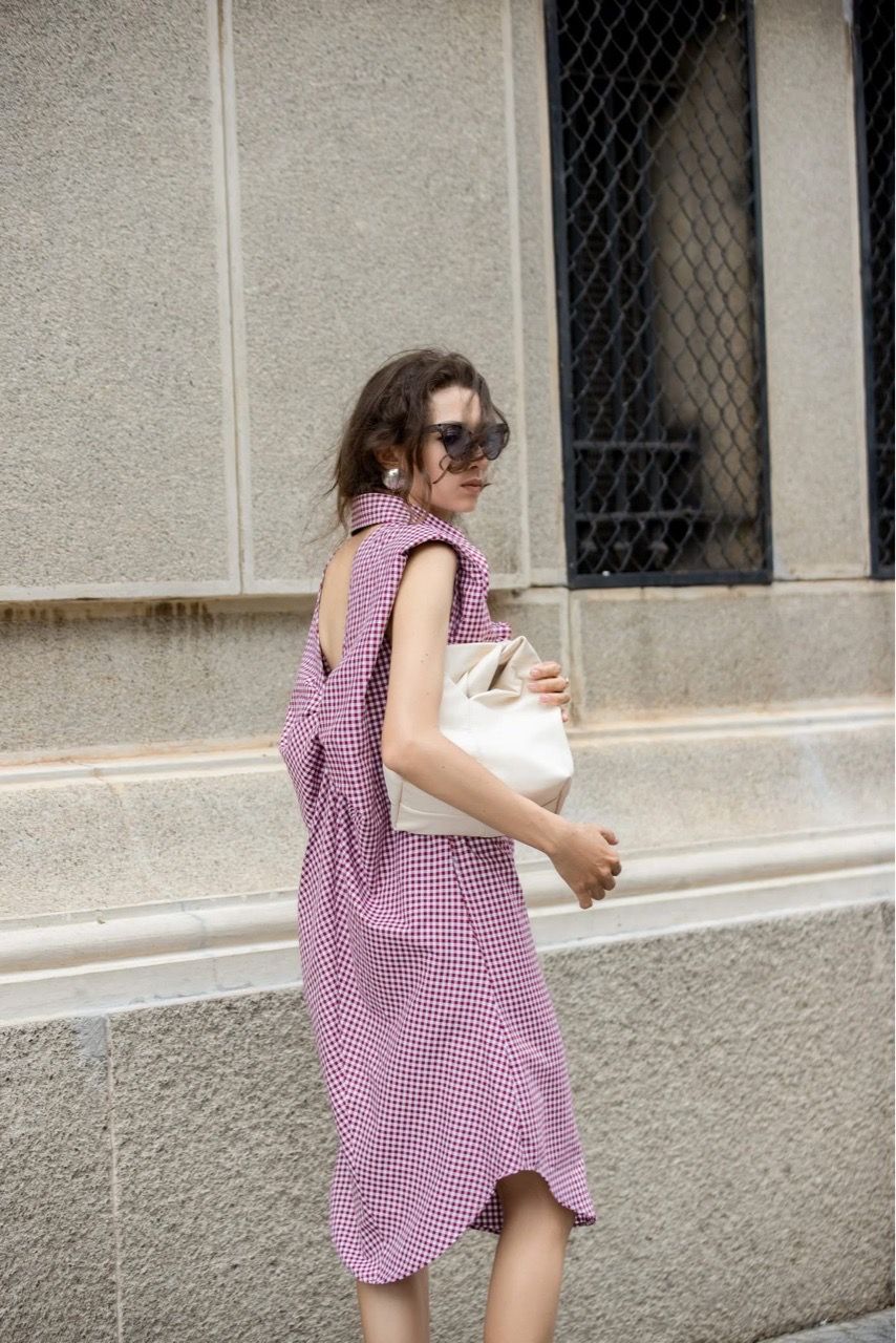  Tiffany Dress - Đầm hoa hồng khoét lưng 