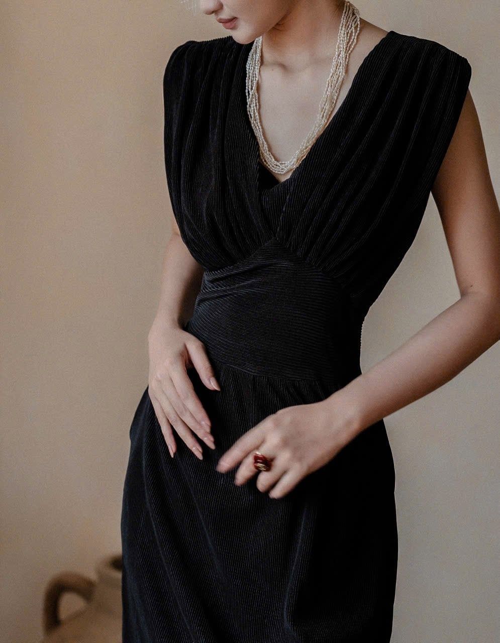  Noir Dress - Đầm Dập Li Dáng Dài L112 