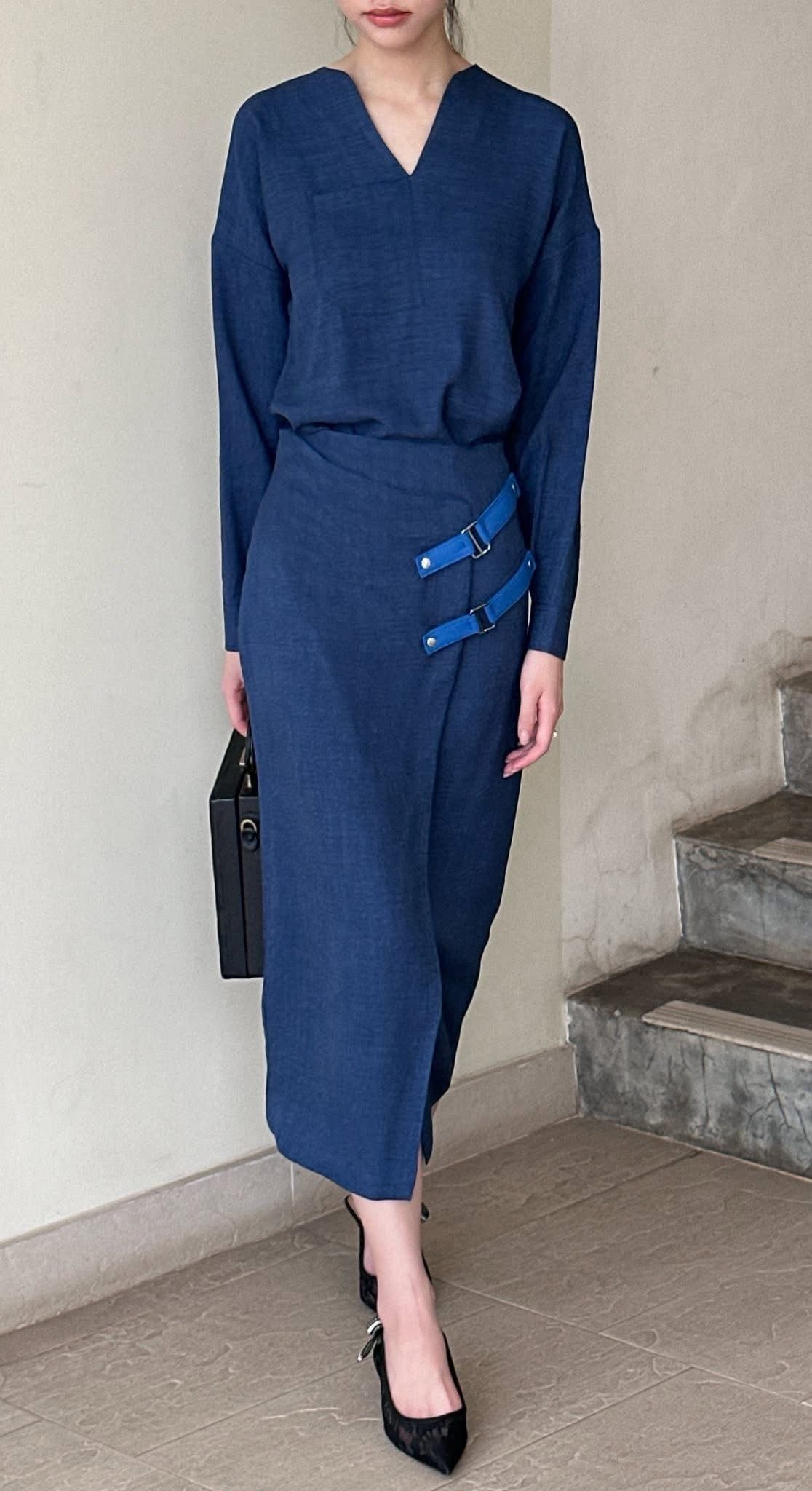  Heidi Set - Áo Cổ V Và Chân Váy Vạt Chéo S06 