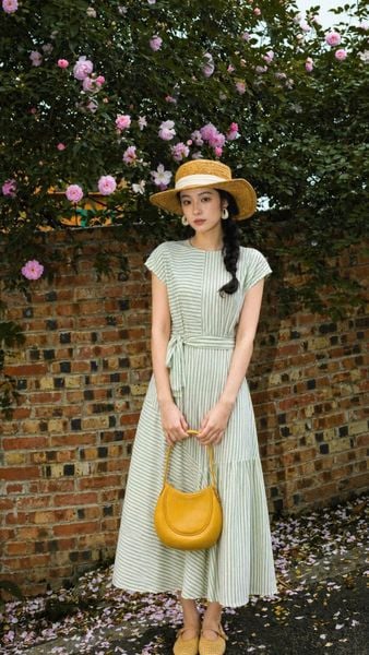  Evergreen Dress - Đầm Kẻ Sọc Đai Lưng PQ69 