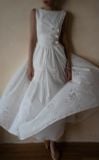  Élodie Dress - Đầm Thêu Đục Lỗ Không Tay D0175 