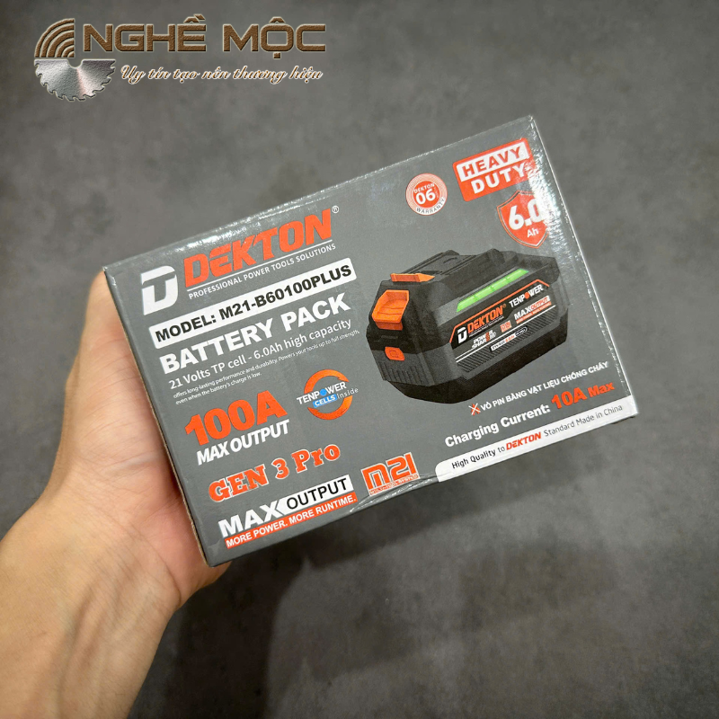 Bộ pin sạc Dekton M21-B60100Plus,21v ,6.0Ah, Màu Xám