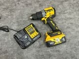 Máy khoan búa không chổi than 20V Dewalt DCD806
