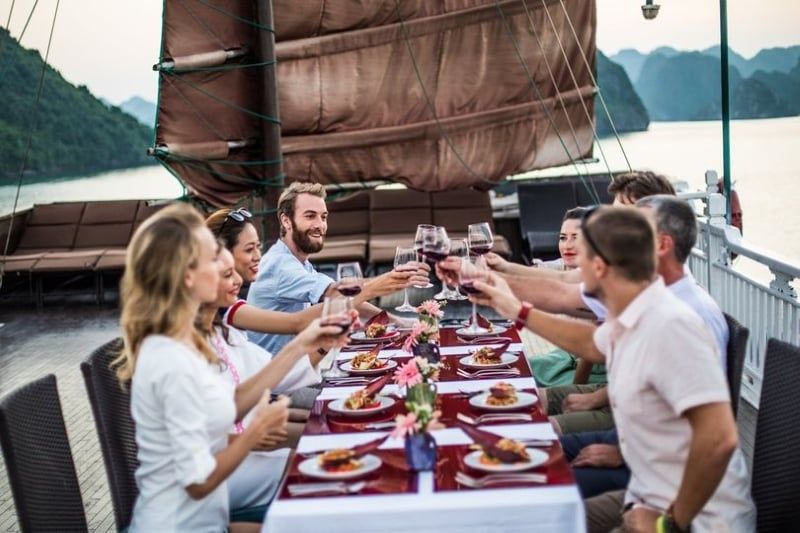 5-DAY NORTHERN VIETNAM TOUR | PRIVATE HANOI, SAPA & HALONG DAY CRUISE