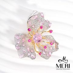 Cài Áo Nữ Meri Luminous Bloom